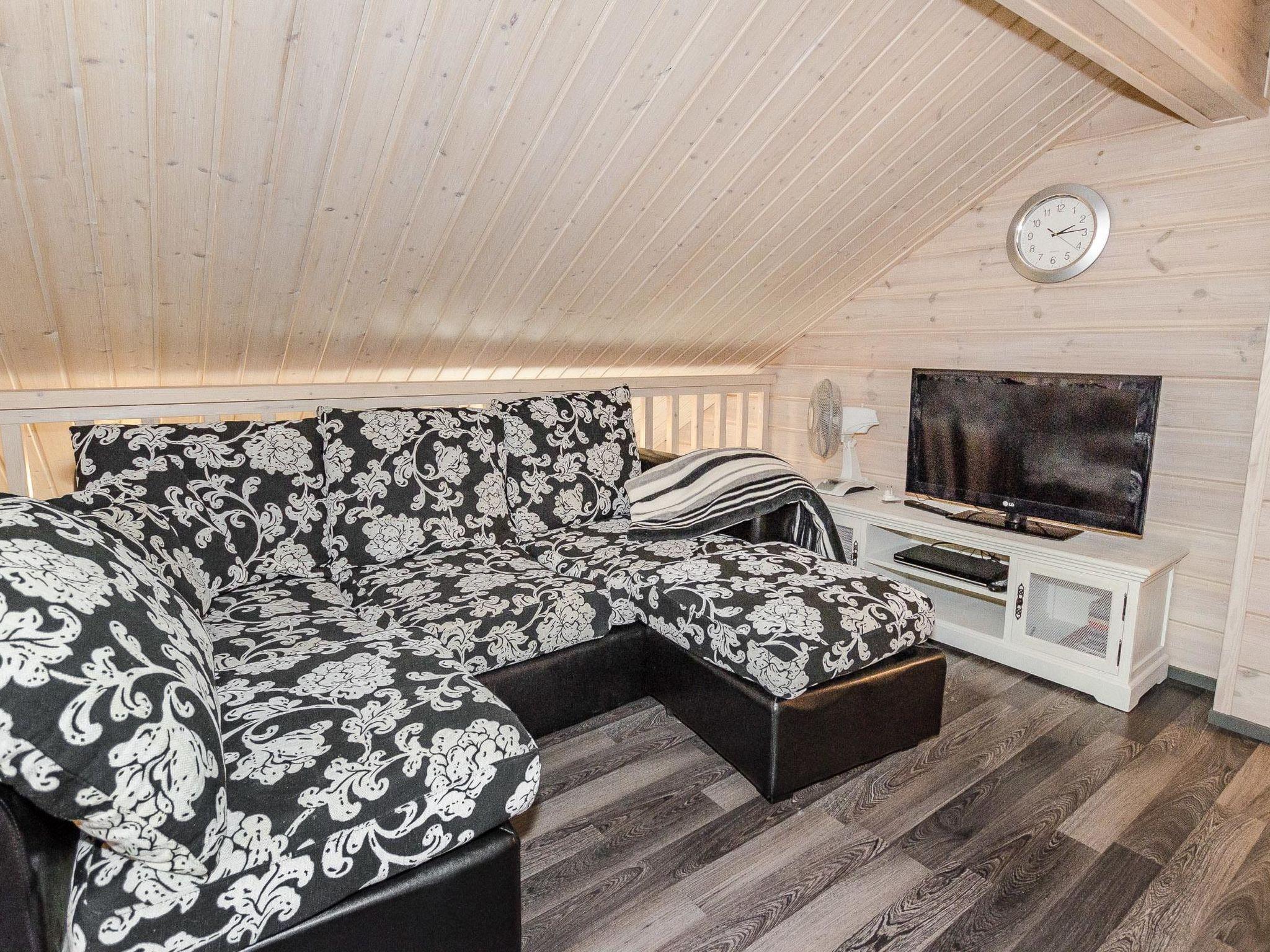 Foto 16 - Casa de 1 habitación en Joensuu con sauna