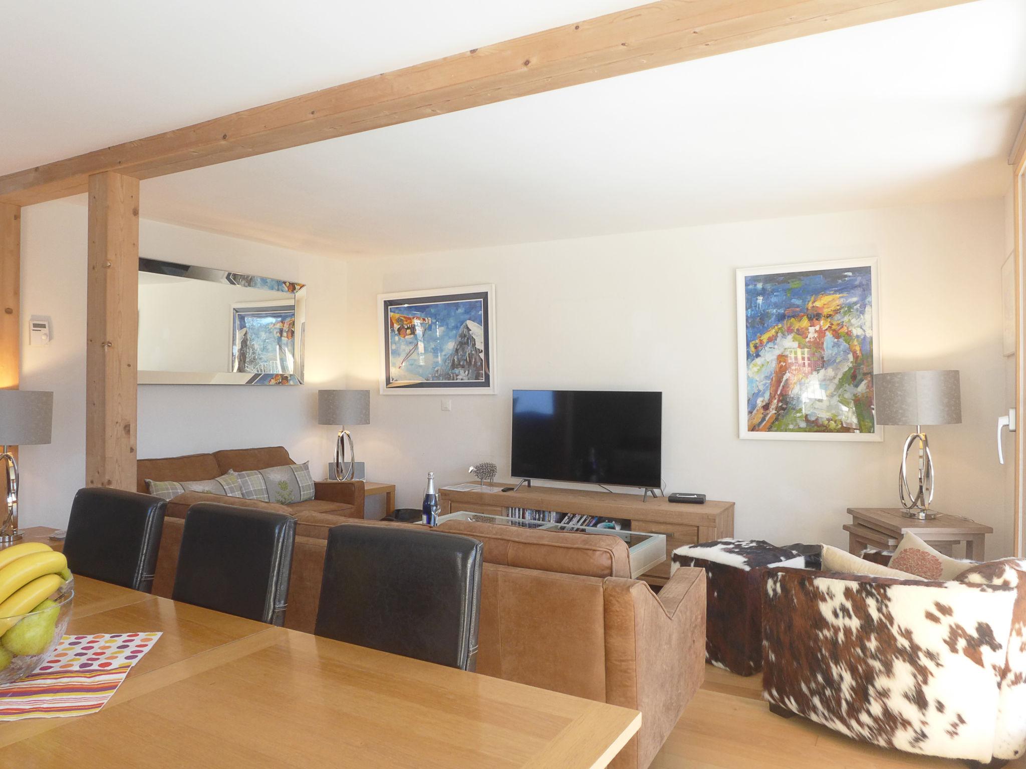 Photo 2 - 3 bedroom Apartment in Lauterbrunnen with terrace and mountain view