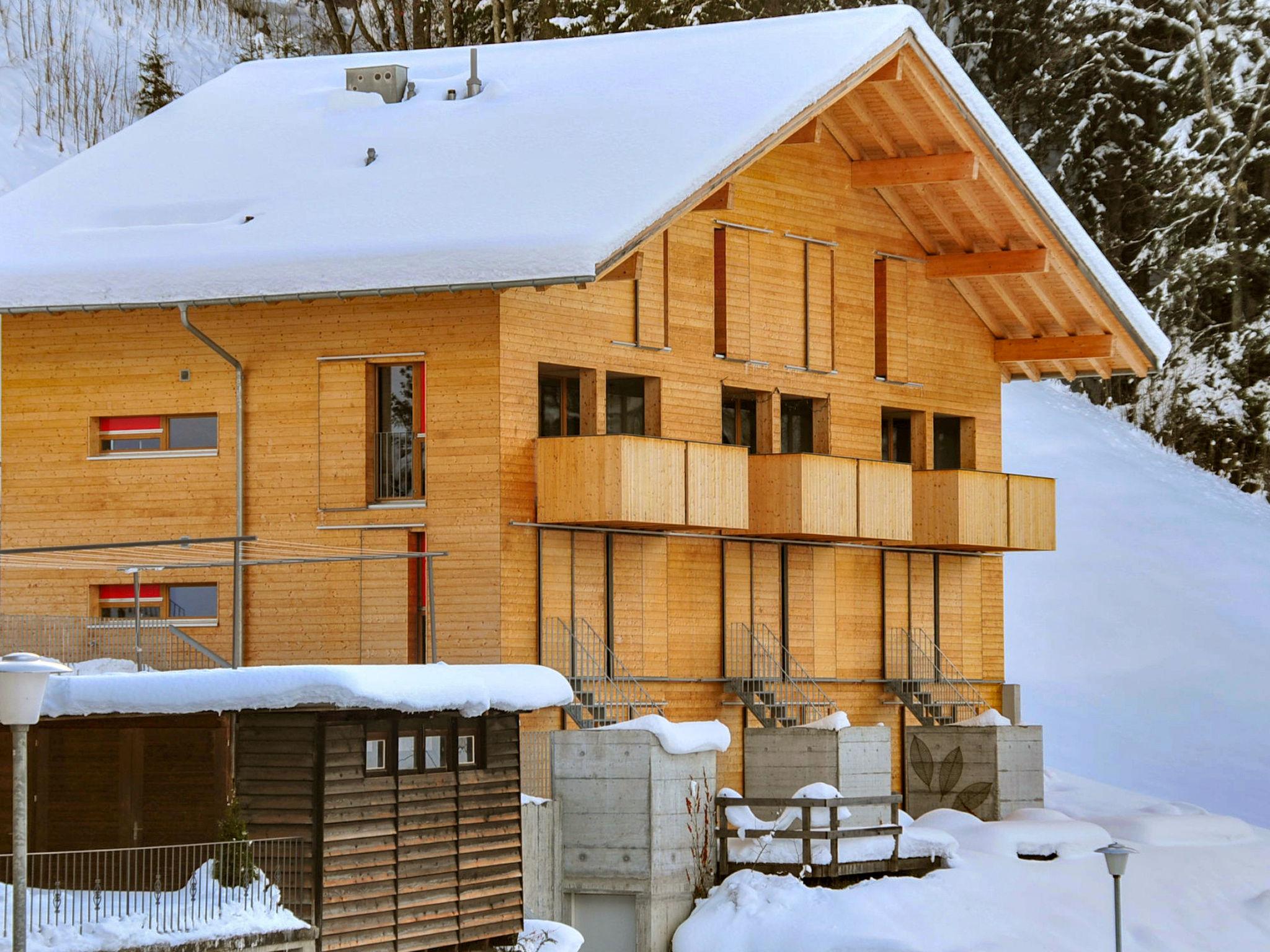 Foto 28 - Appartamento con 3 camere da letto a Lauterbrunnen con terrazza