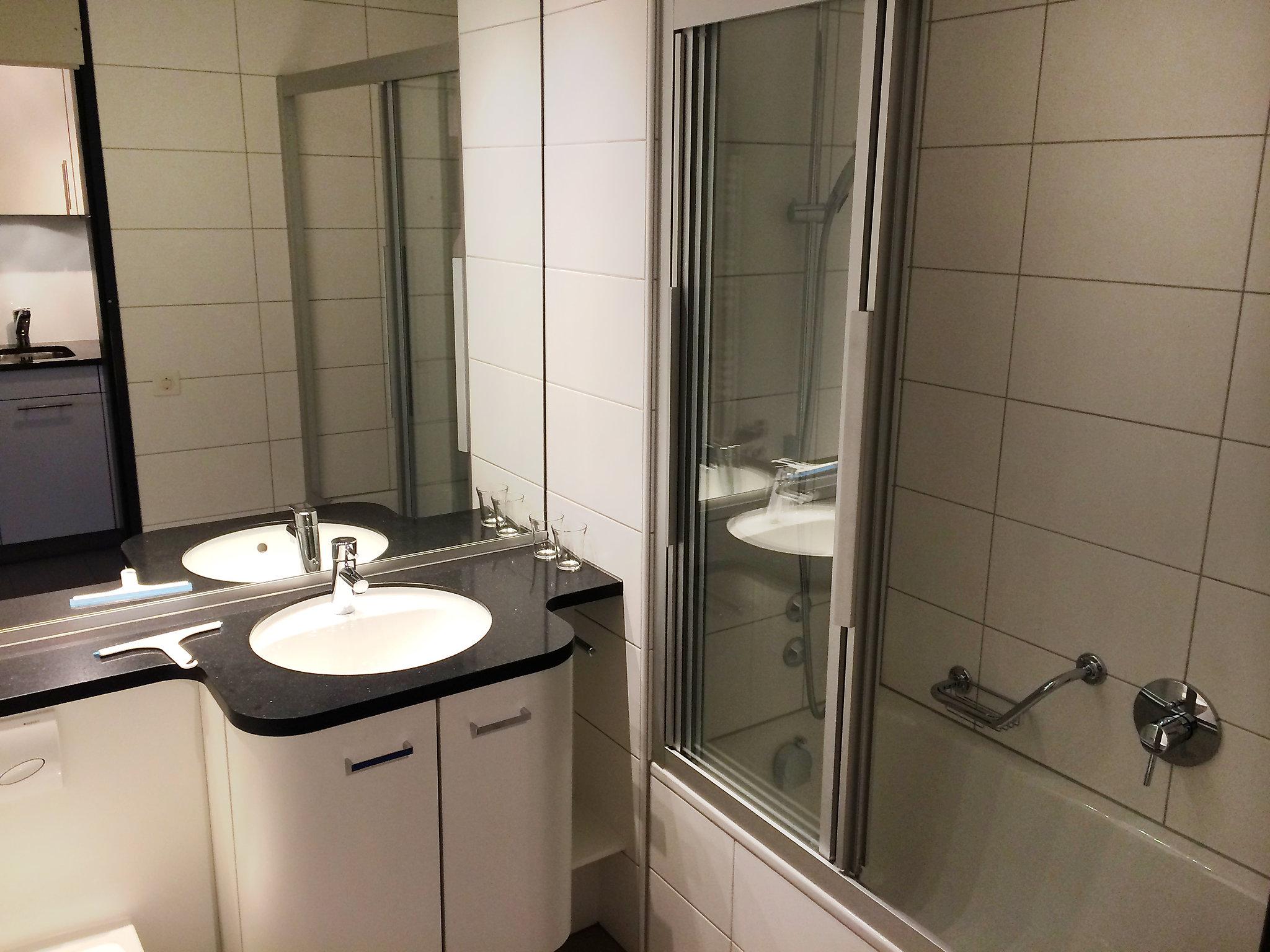 Foto 10 - Apartamento de 1 quarto em Disentis/Mustér com piscina e vista para a montanha