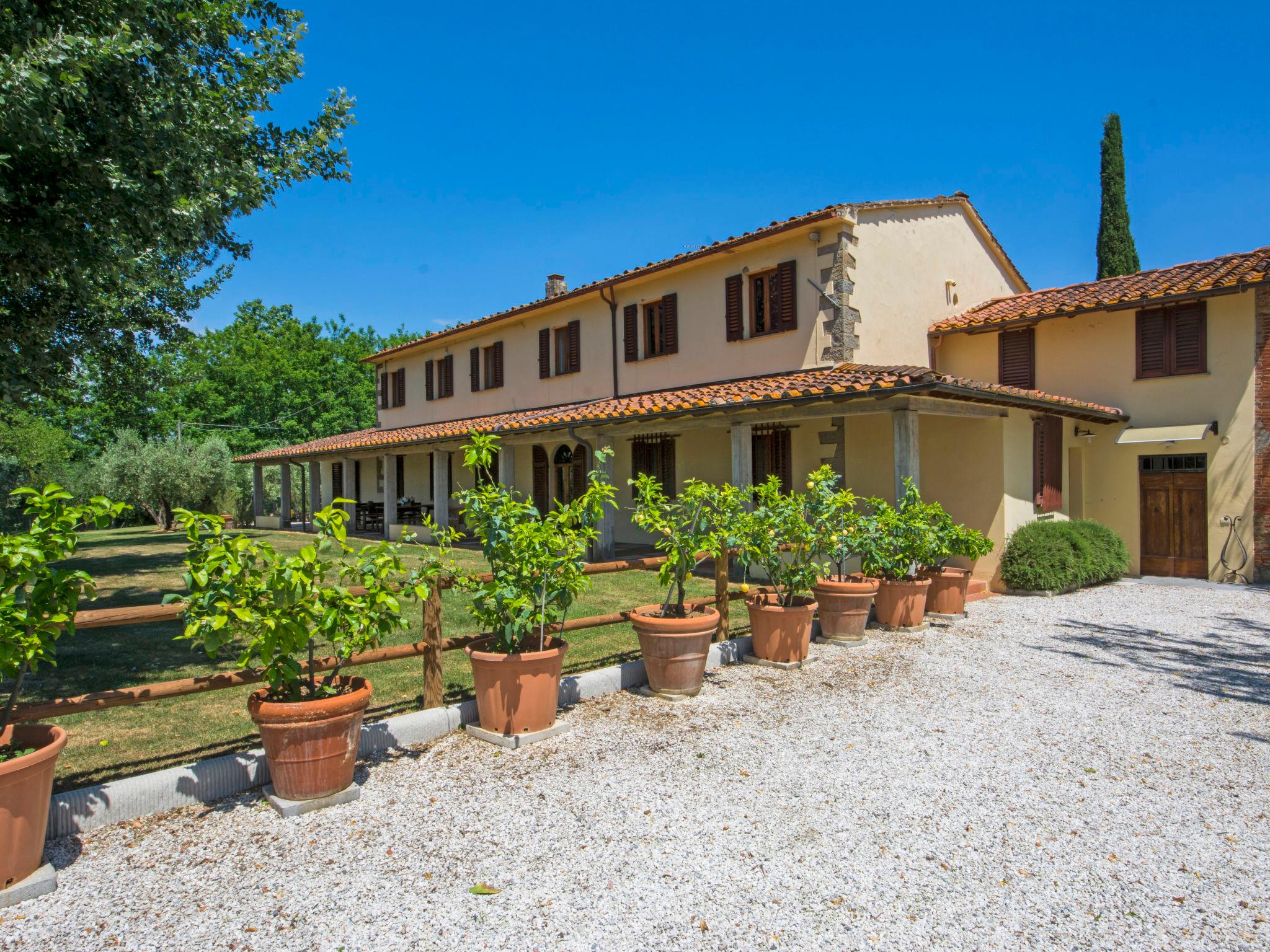 Photo 48 - 7 bedroom House in Lamporecchio with private pool and garden