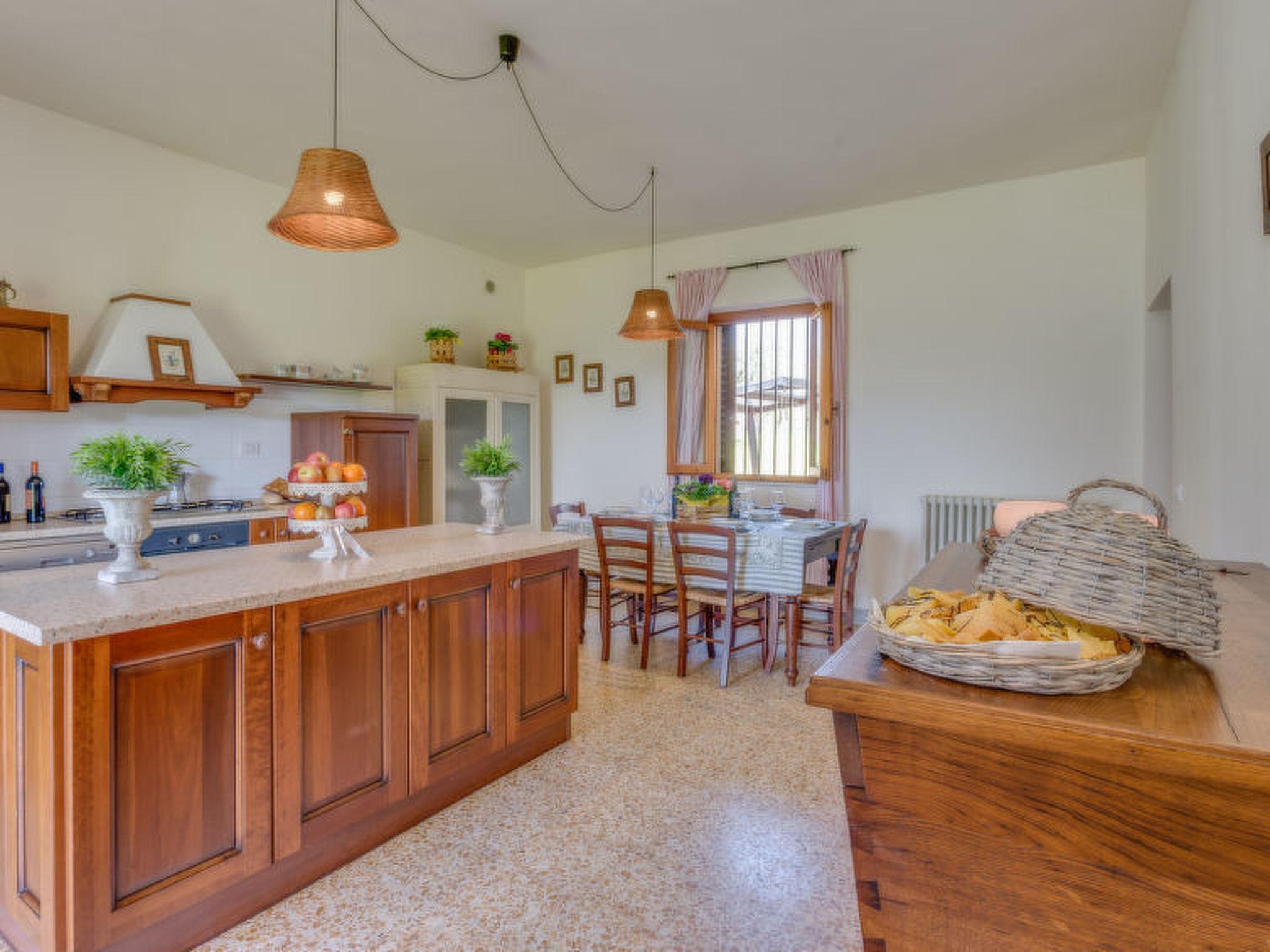 Foto 19 - Casa de 7 habitaciones en Lamporecchio con piscina privada y jardín