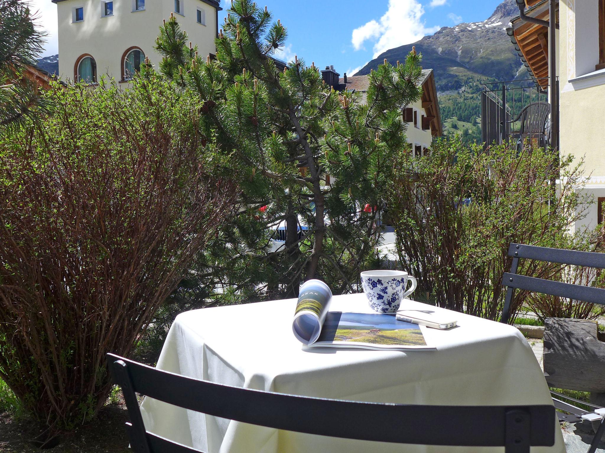 Foto 5 - Apartment mit 1 Schlafzimmer in Silvaplana mit terrasse und blick auf die berge