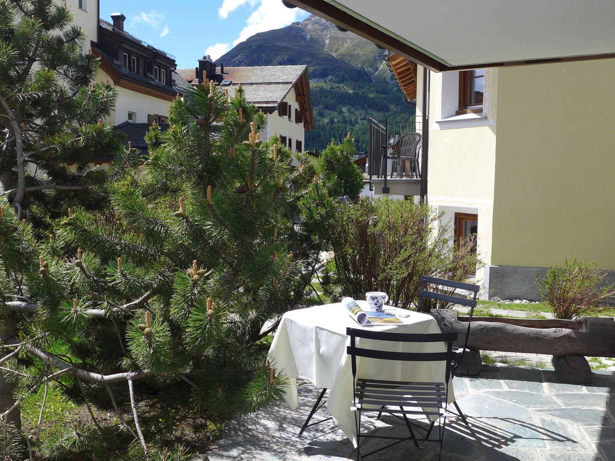 Foto 17 - Apartamento de 1 habitación en Silvaplana con terraza y vistas a la montaña