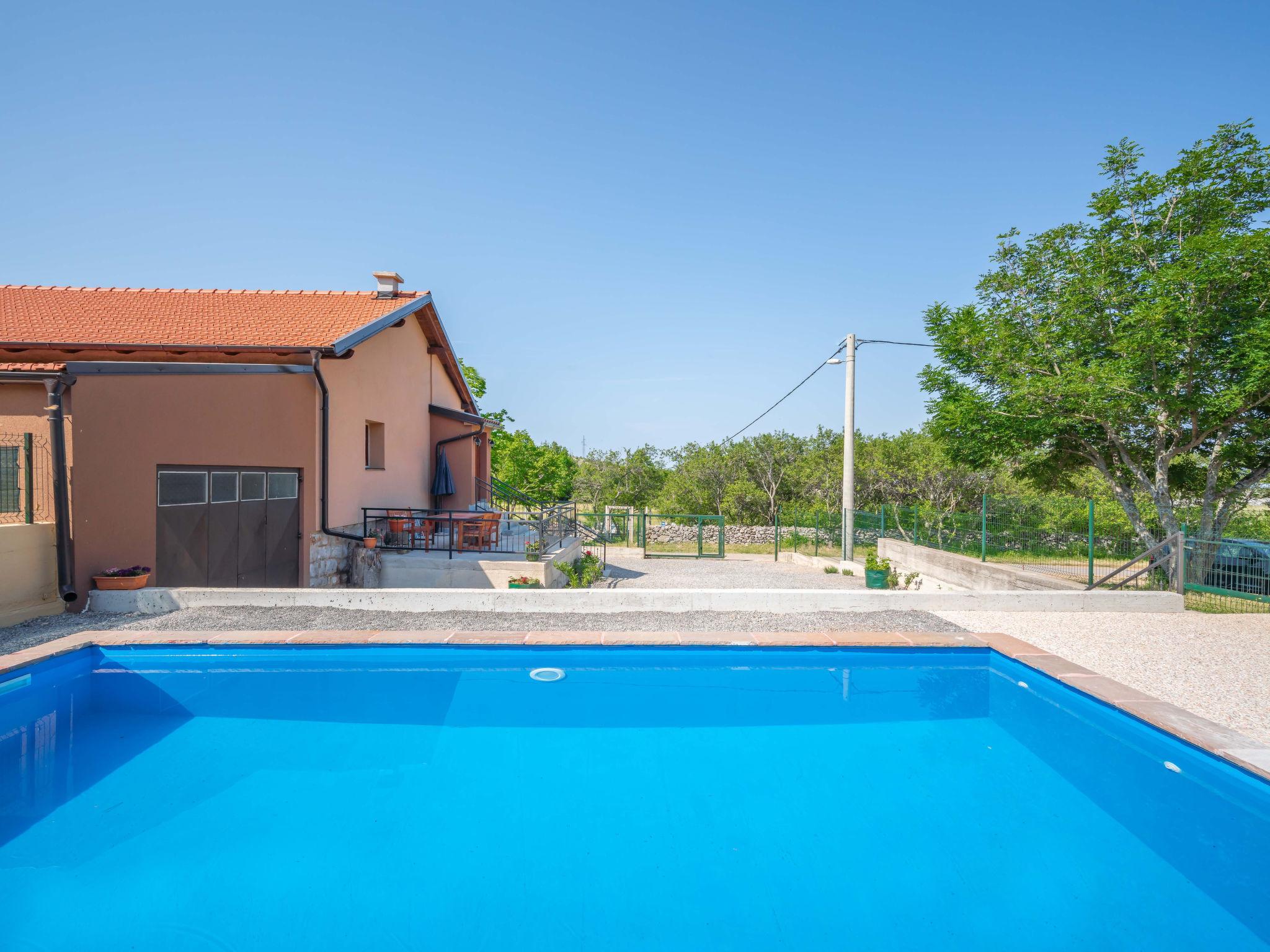 Foto 14 - Casa de 2 habitaciones en Senj con piscina privada y vistas al mar