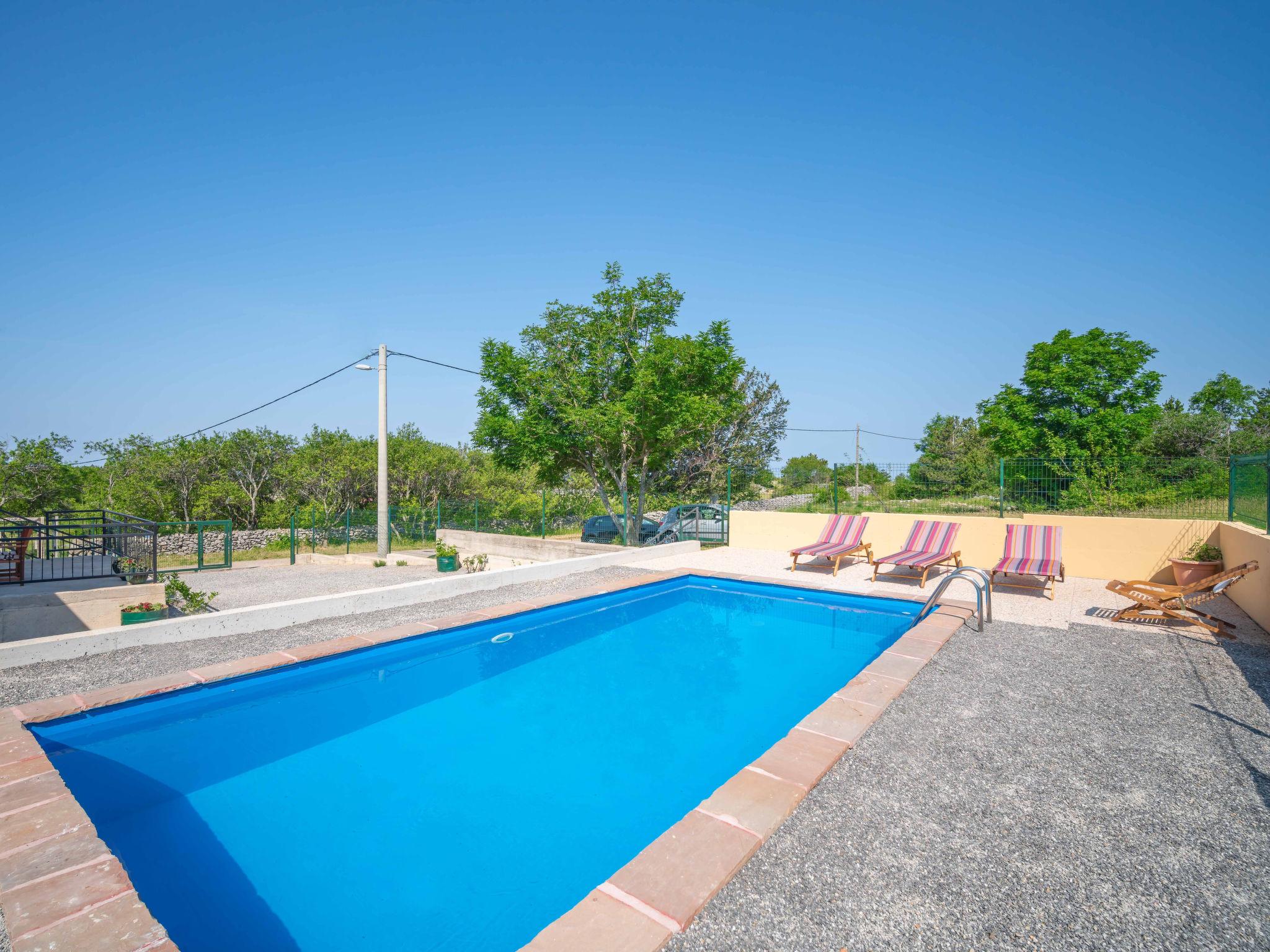 Foto 13 - Casa de 2 habitaciones en Senj con piscina privada y vistas al mar