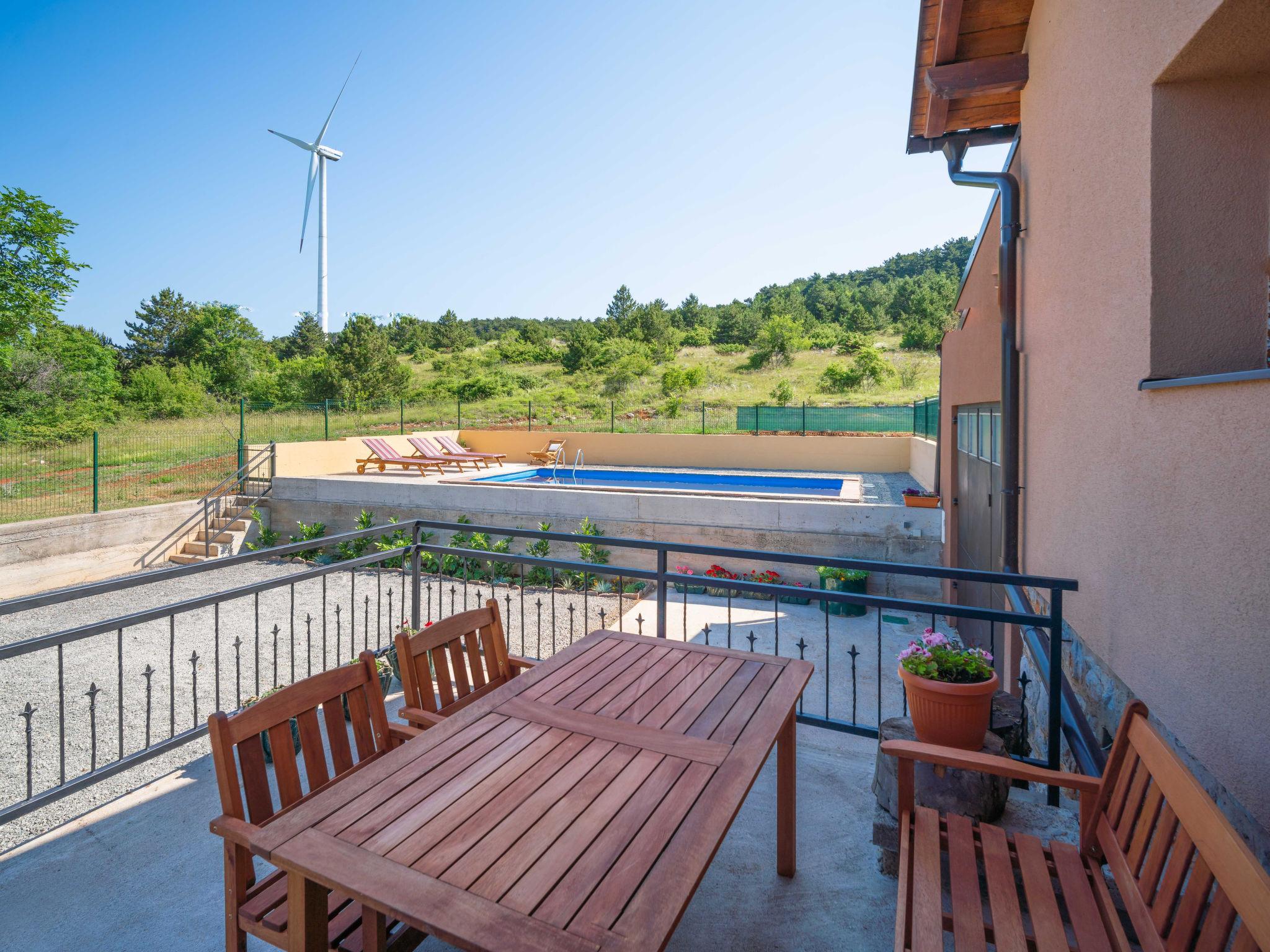 Foto 10 - Casa de 2 habitaciones en Senj con piscina privada y vistas al mar