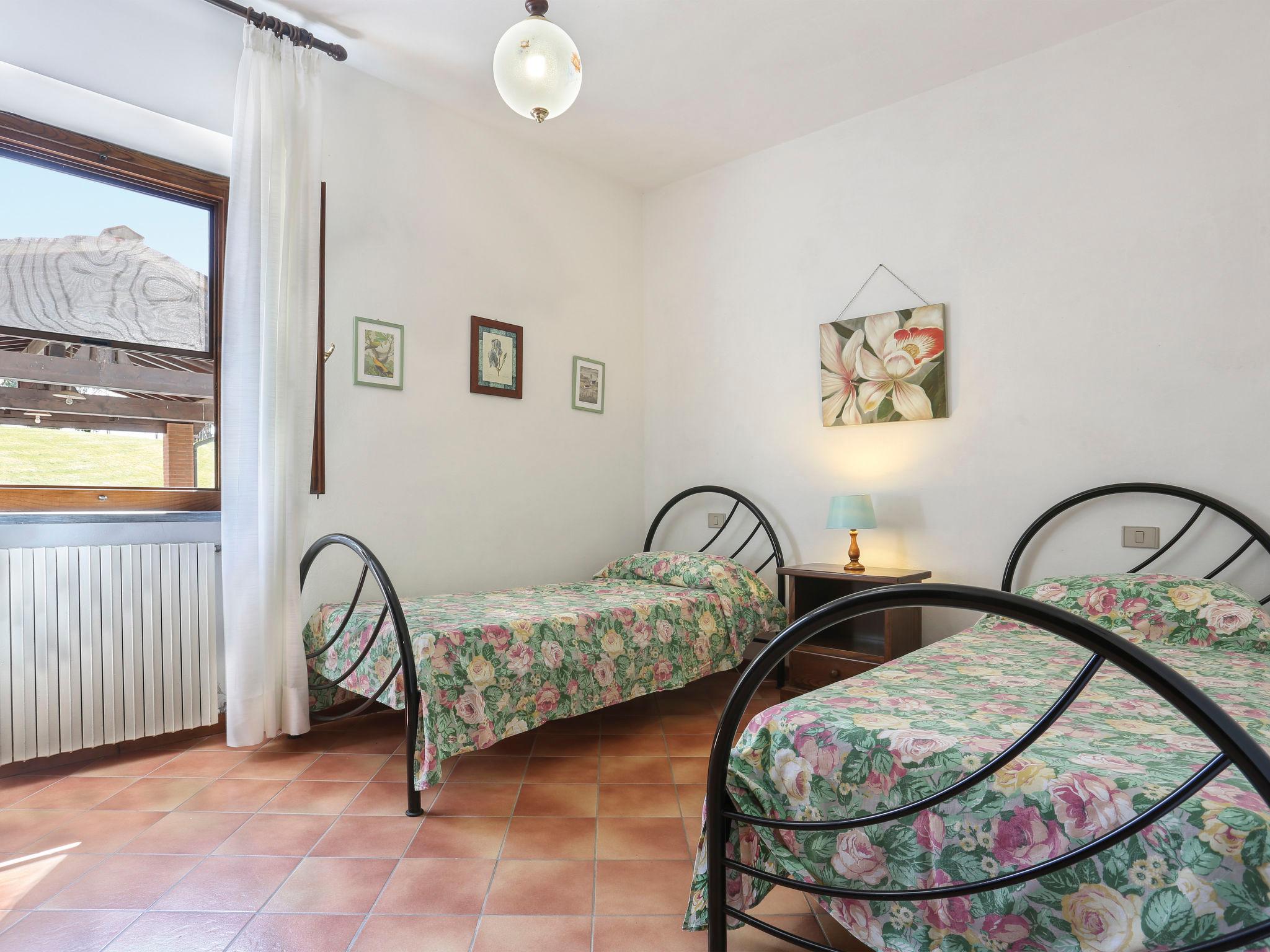 Foto 12 - Apartment mit 2 Schlafzimmern in Terricciola mit schwimmbad und garten