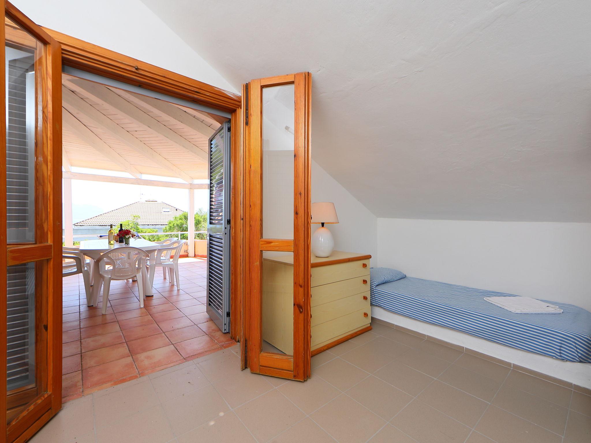 Foto 9 - Apartamento de 2 quartos em Golfo Aranci com jardim e terraço