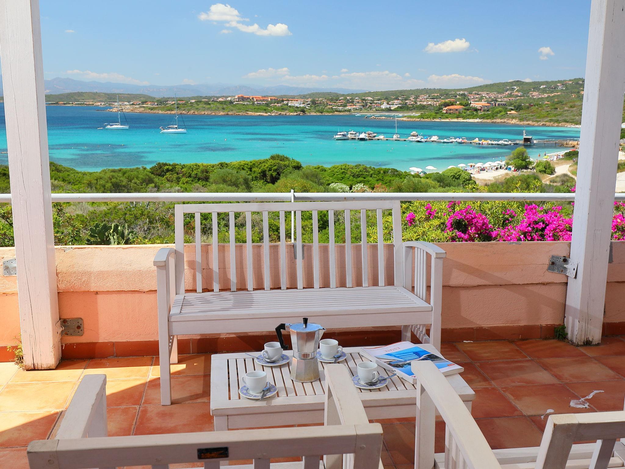 Photo 1 - Appartement de 2 chambres à Golfo Aranci avec jardin et vues à la mer