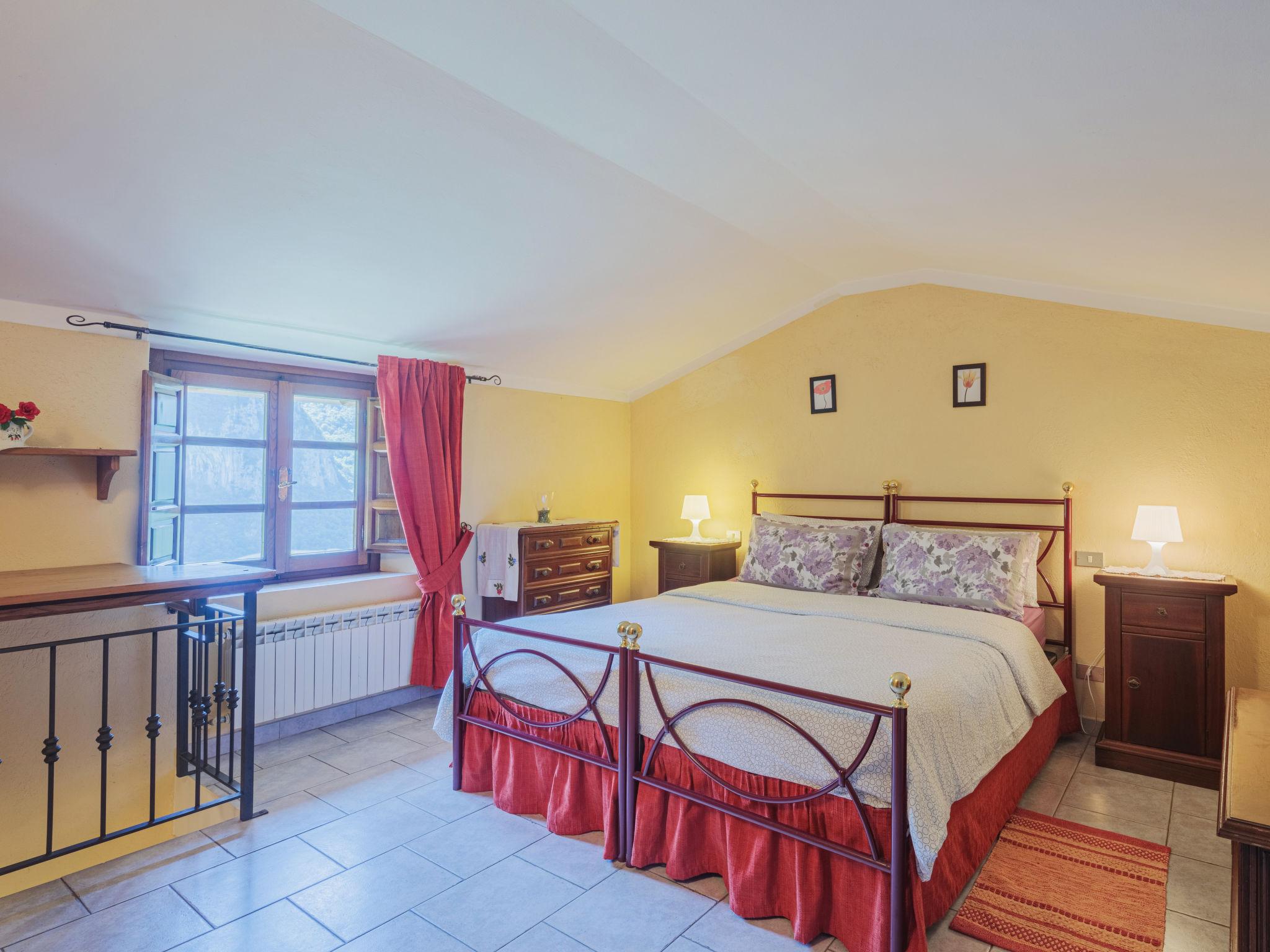 Foto 11 - Casa con 2 camere da letto a Camaiore con giardino e vista mare