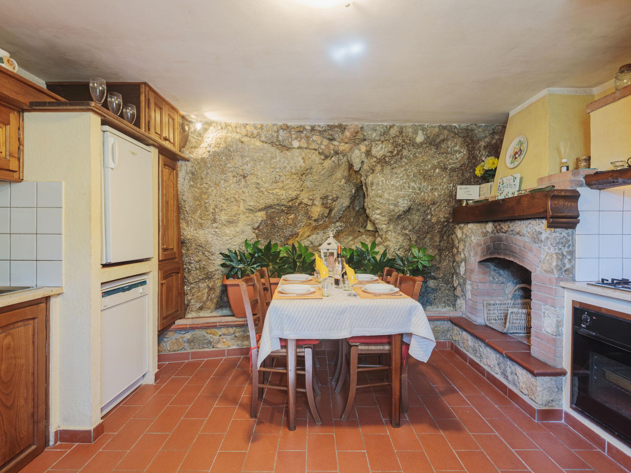 Photo 8 - Maison de 2 chambres à Camaiore avec jardin et terrasse