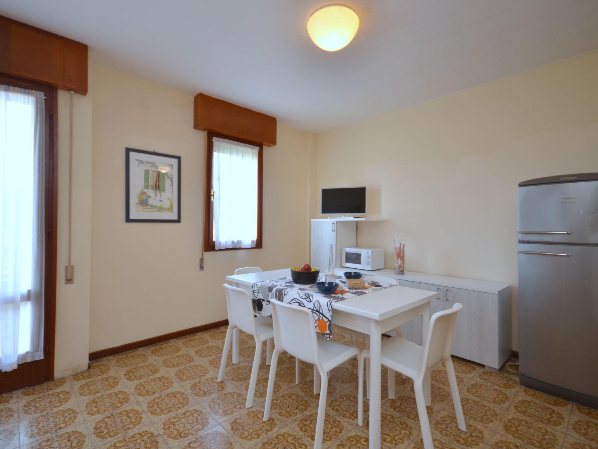 Foto 4 - Apartamento de 2 quartos em San Michele al Tagliamento com vistas do mar
