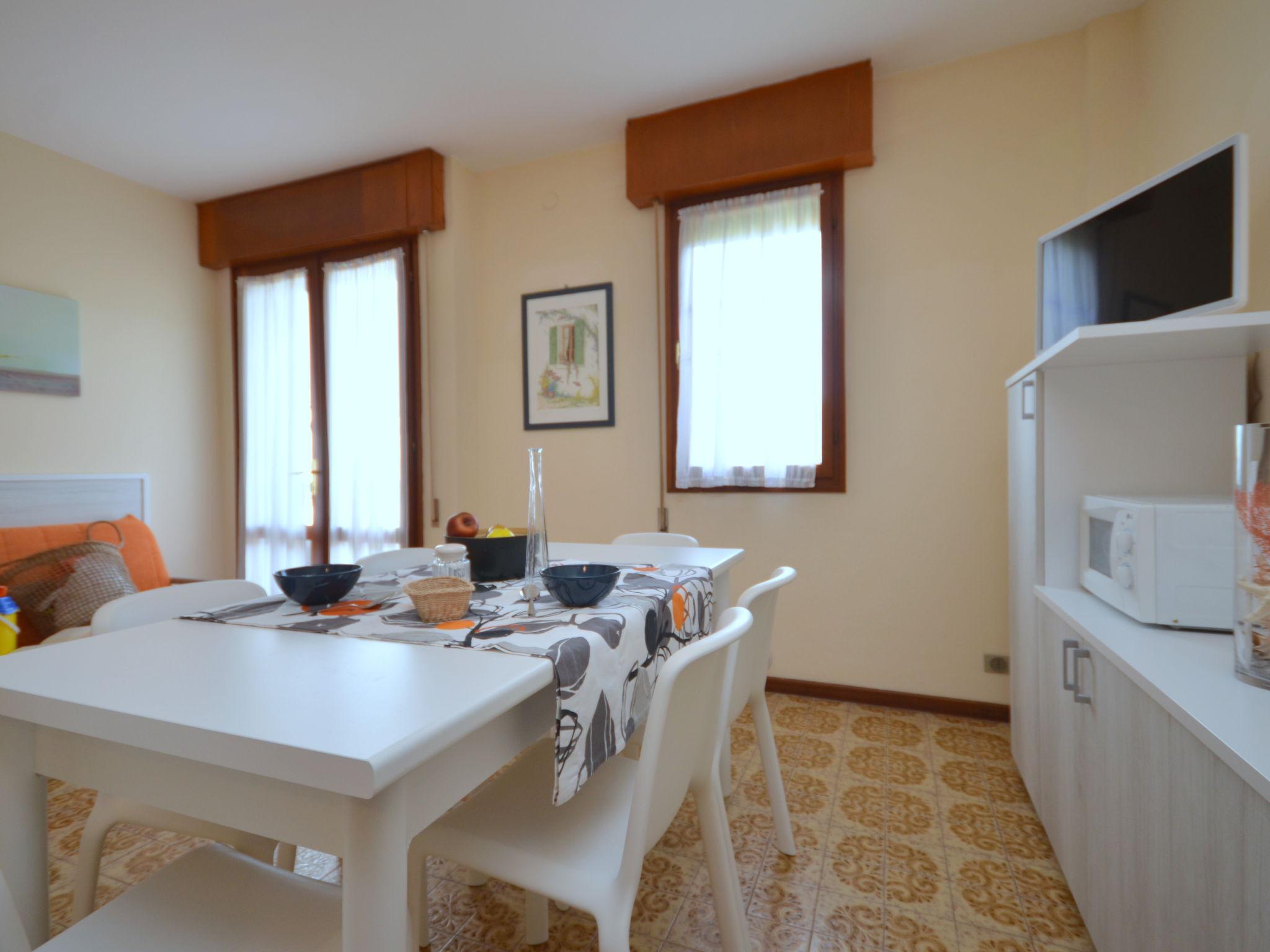Foto 3 - Apartamento de 2 habitaciones en San Michele al Tagliamento con vistas al mar