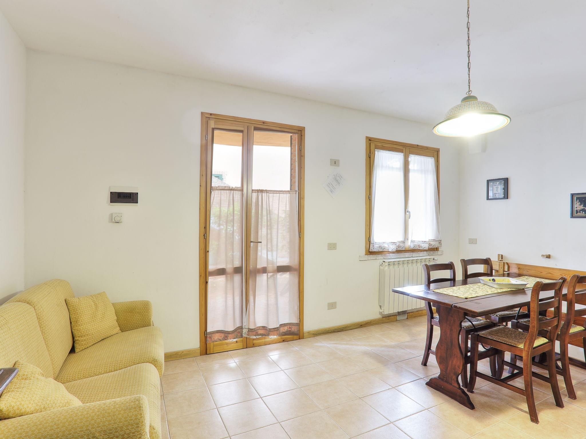 Photo 8 - 2 bedroom Apartment in Montaione with swimming pool and garden