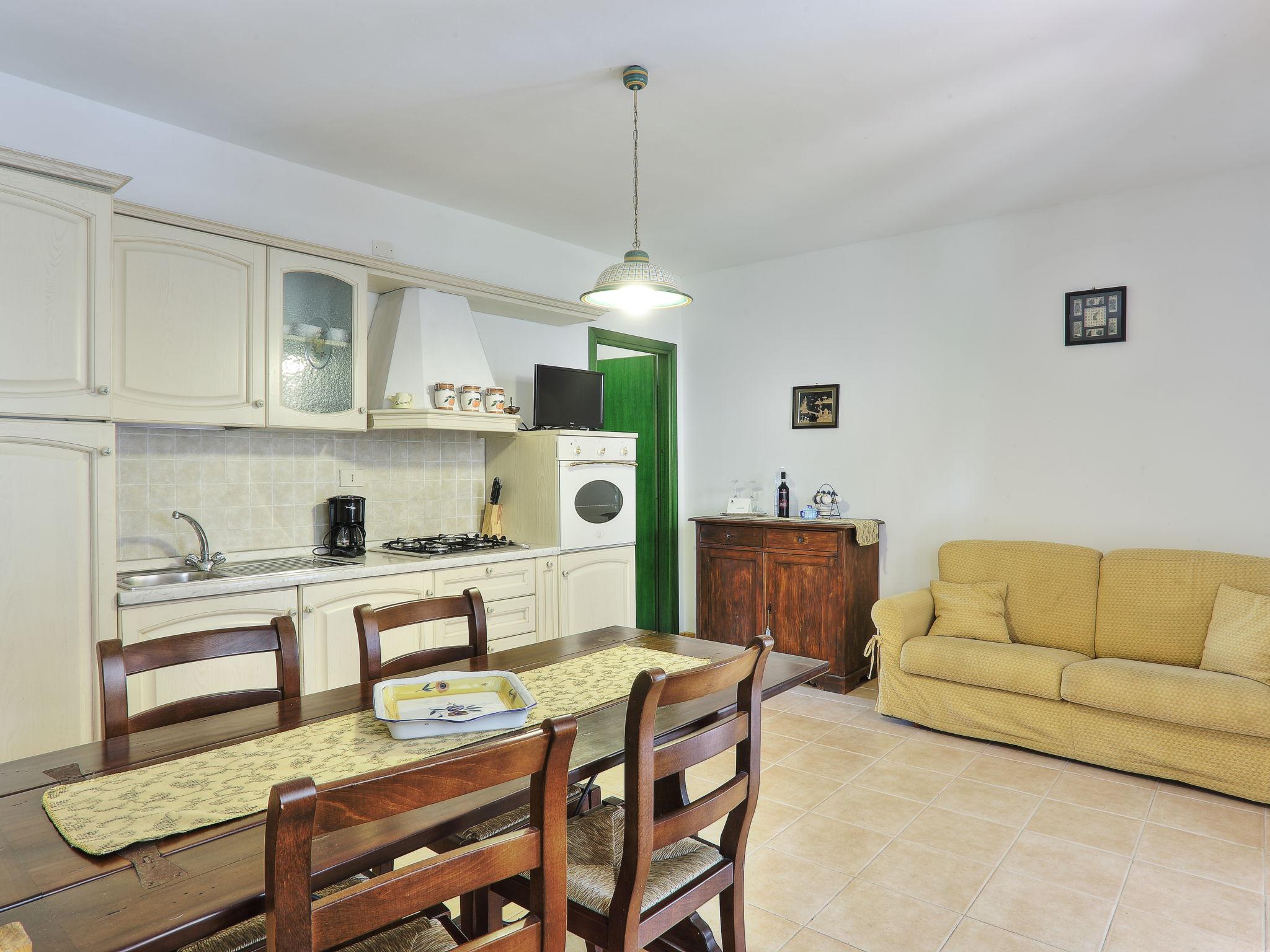 Foto 5 - Apartamento de 2 habitaciones en Montaione con piscina y jardín