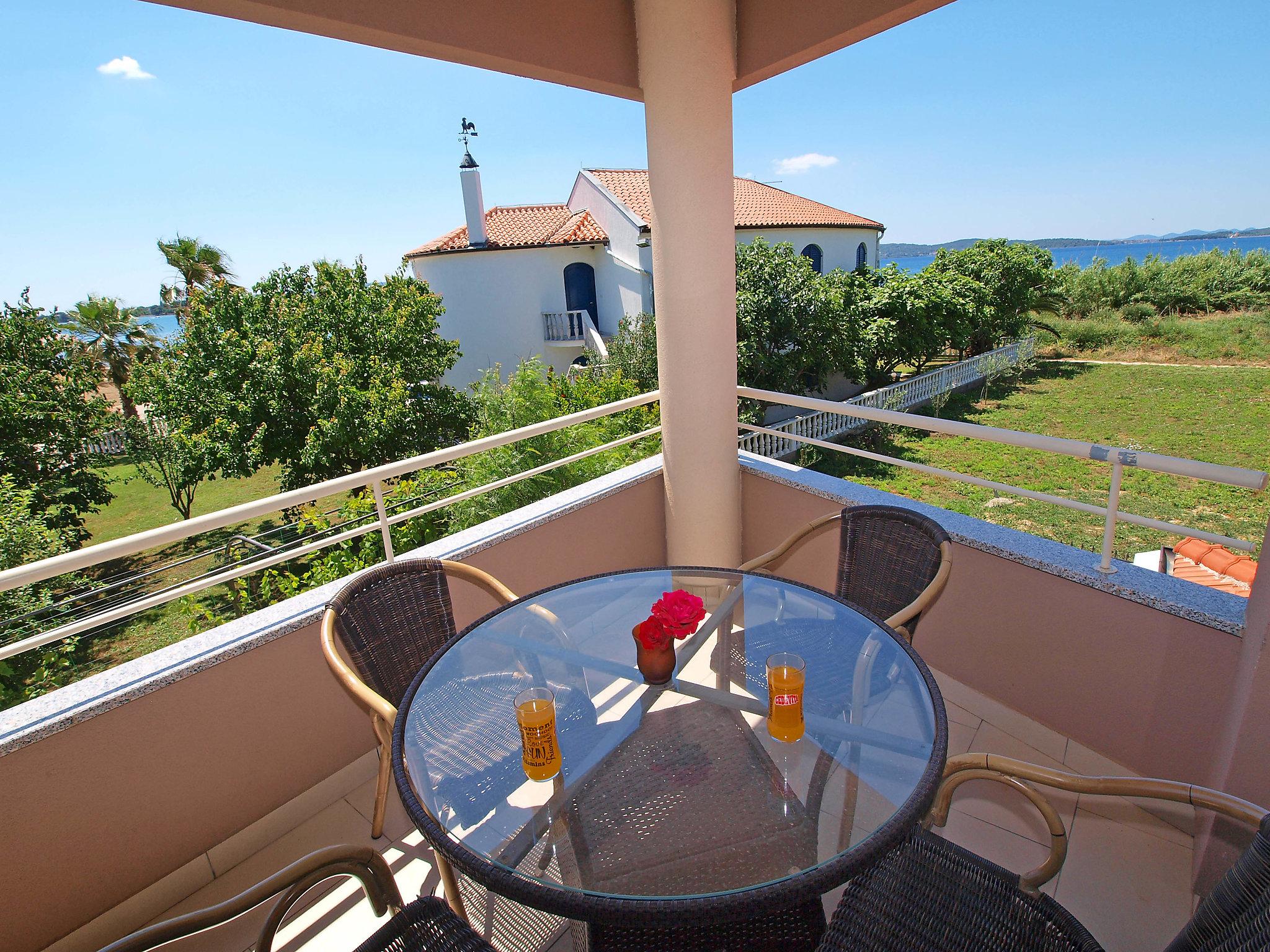 Photo 3 - Appartement de 2 chambres à Bibinje avec piscine et vues à la mer