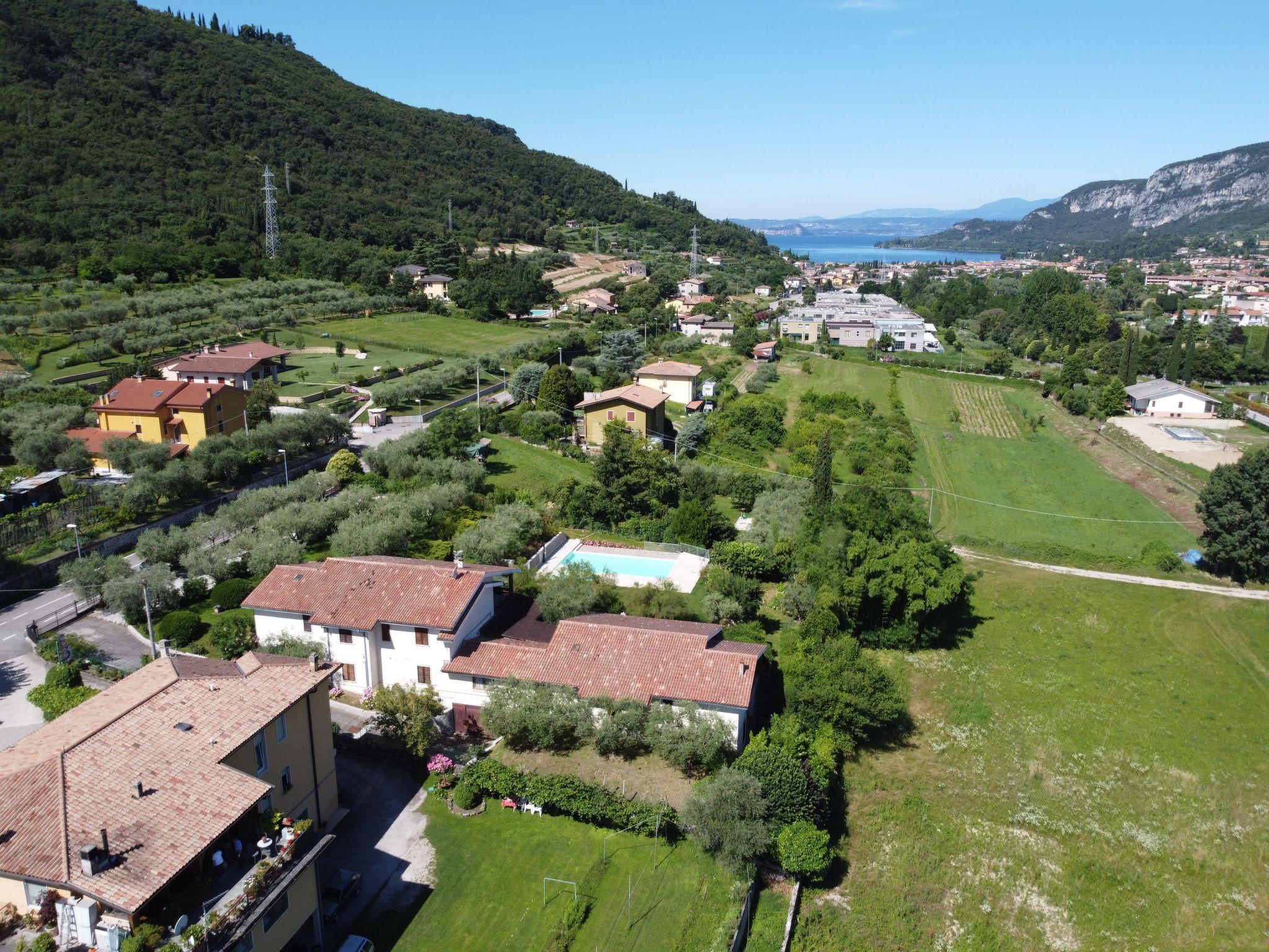 Foto 3 - Apartamento de 1 habitación en Garda con piscina y vistas a la montaña