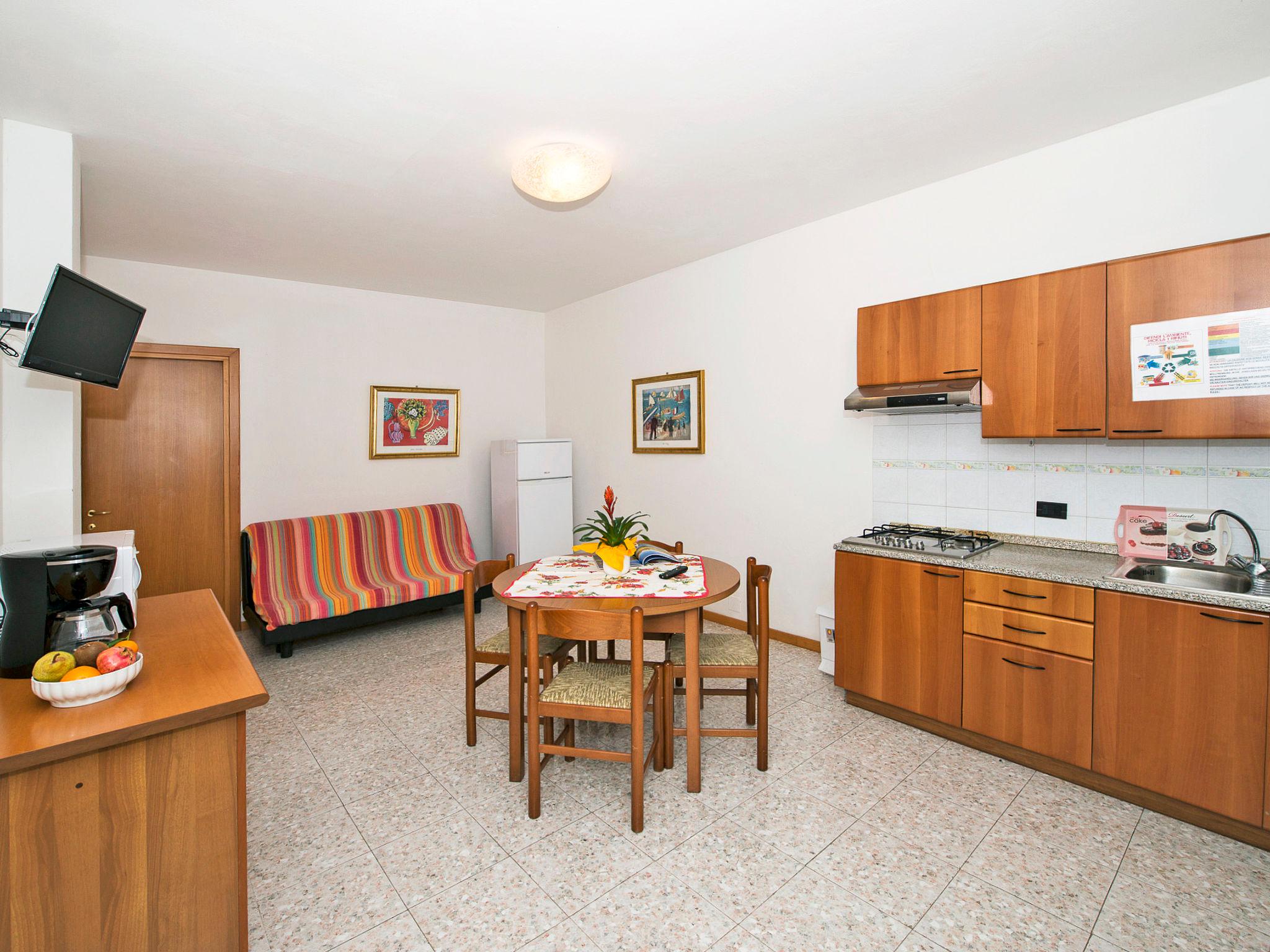 Photo 6 - Appartement de 1 chambre à Garda avec piscine et vues sur la montagne
