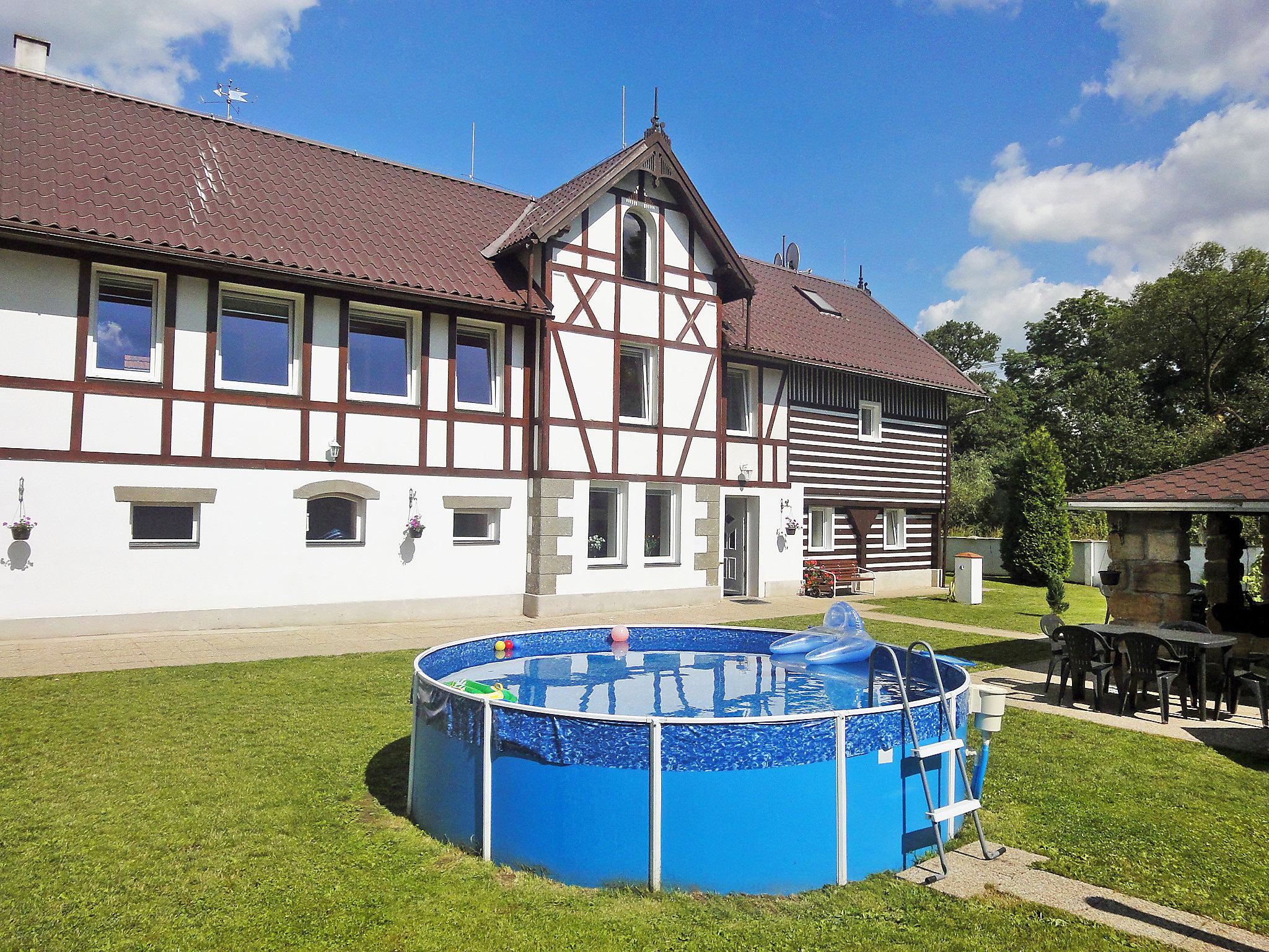 Foto 1 - Casa de 3 quartos em Kravaře com piscina privada e jardim