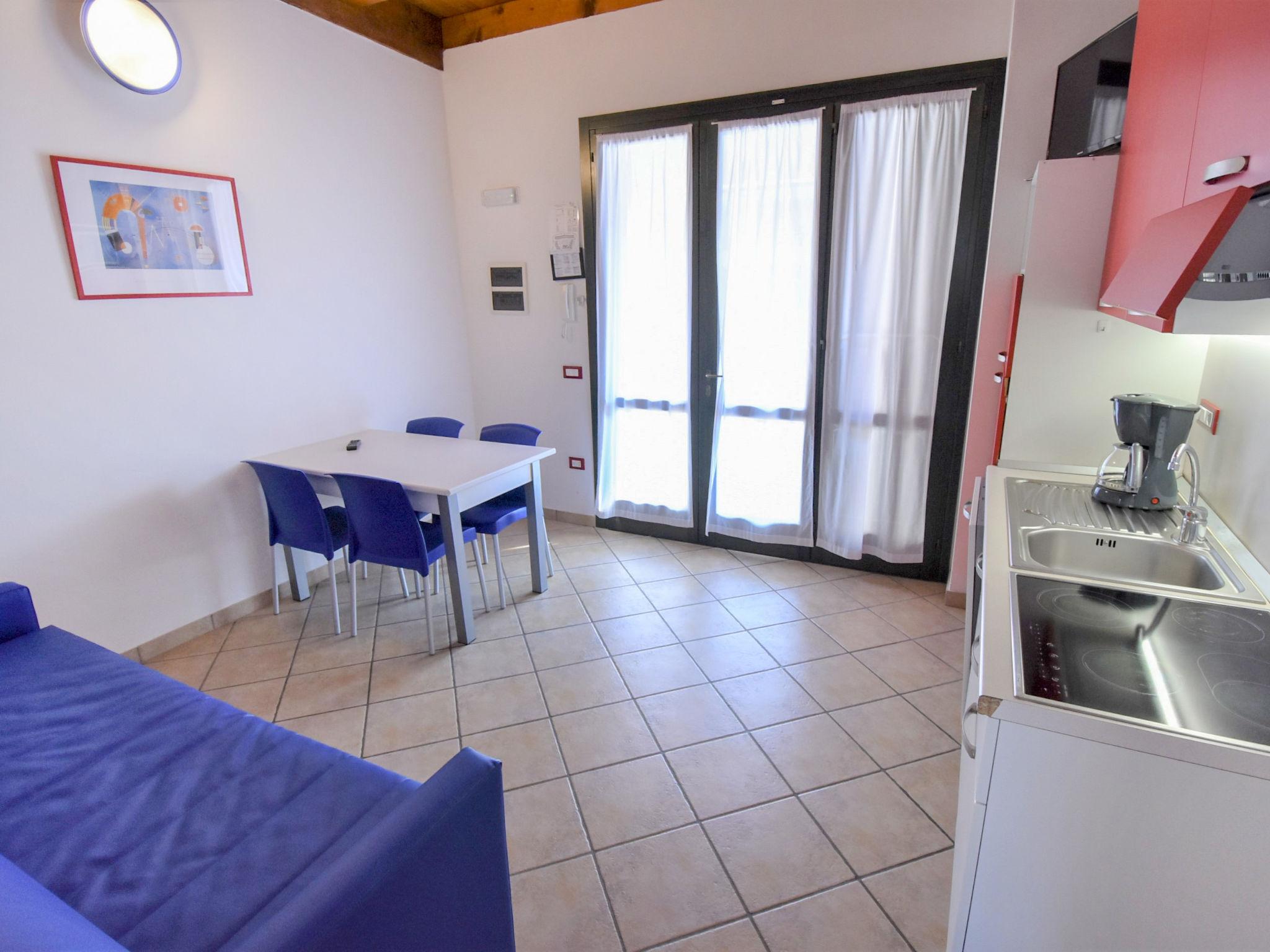 Foto 9 - Apartamento de 1 quarto em Comacchio com piscina e jardim