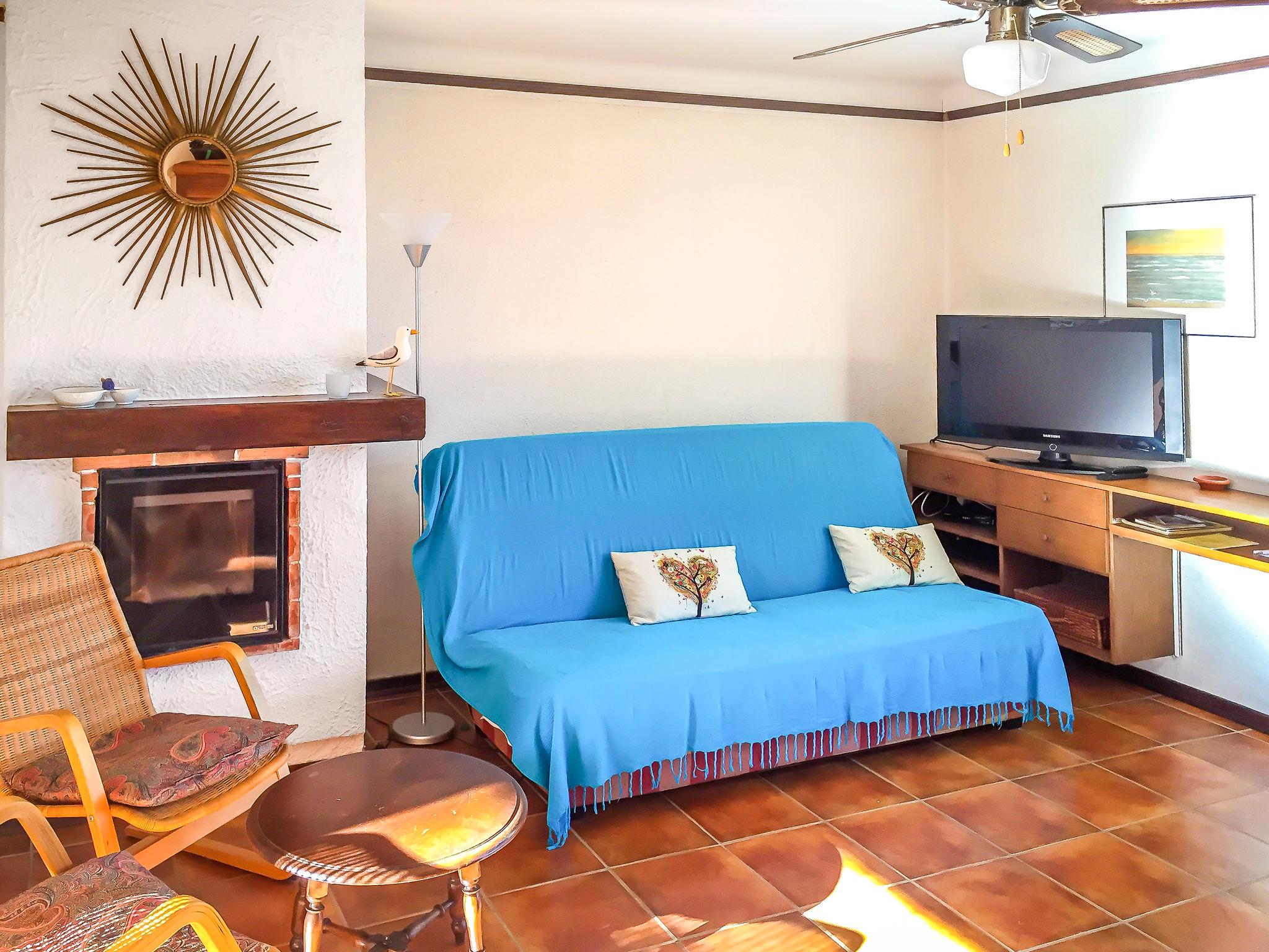 Foto 6 - Appartamento con 1 camera da letto a Six-Fours-les-Plages con terrazza e vista mare