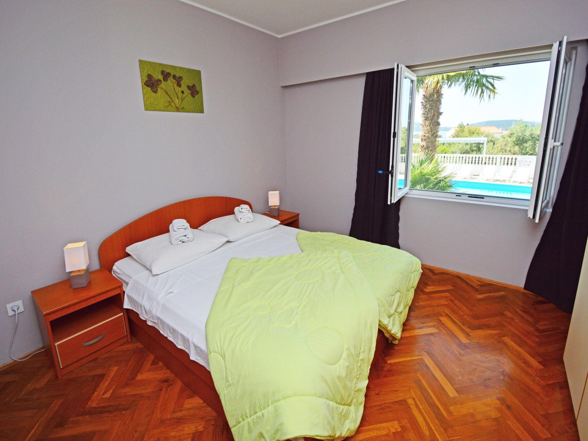 Foto 9 - Apartamento de 3 quartos em Vodice com piscina e vistas do mar