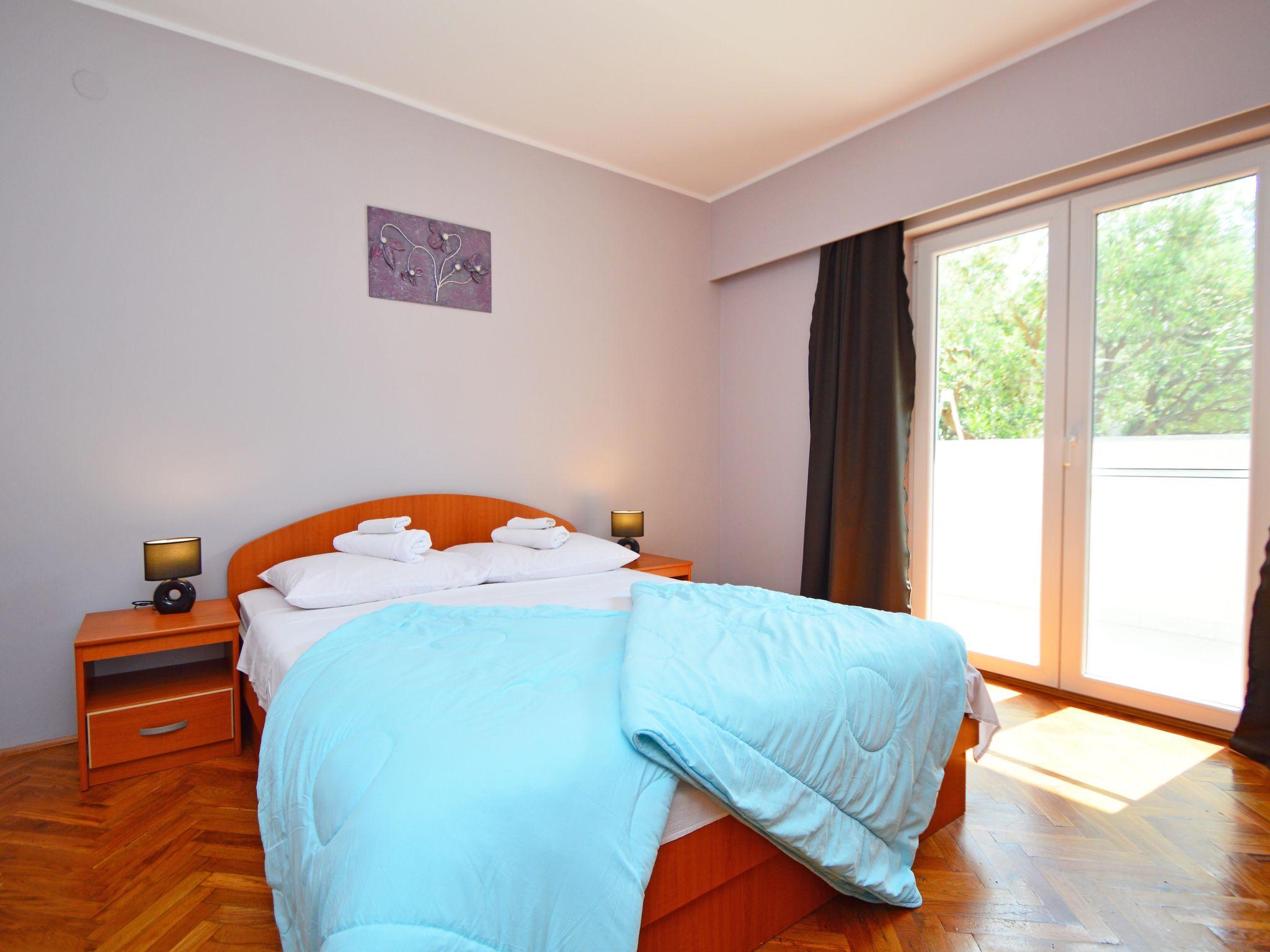 Foto 12 - Apartamento de 3 quartos em Vodice com piscina e jardim