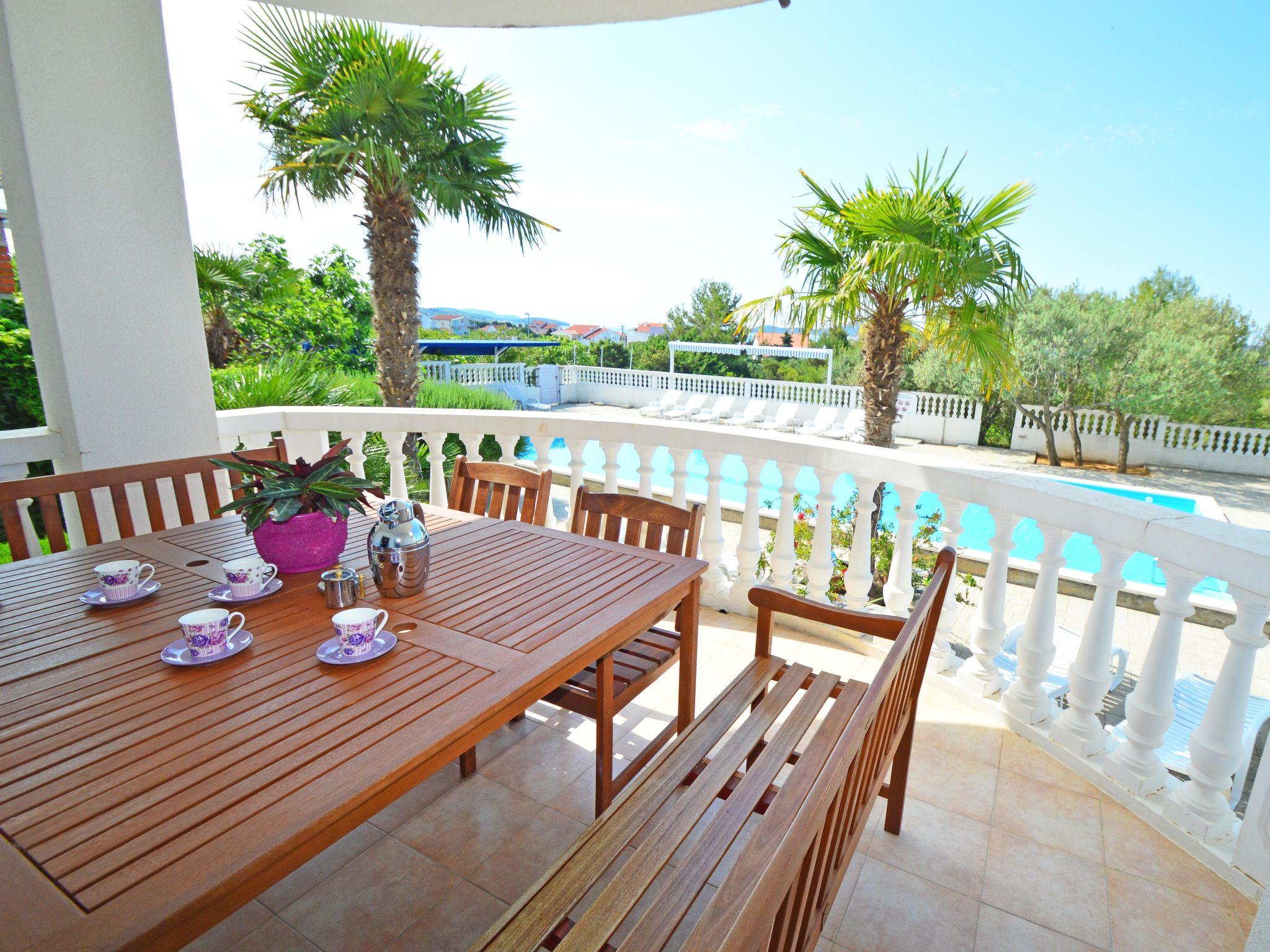 Photo 2 - 3 bedroom Apartment in Vodice with swimming pool and sea view