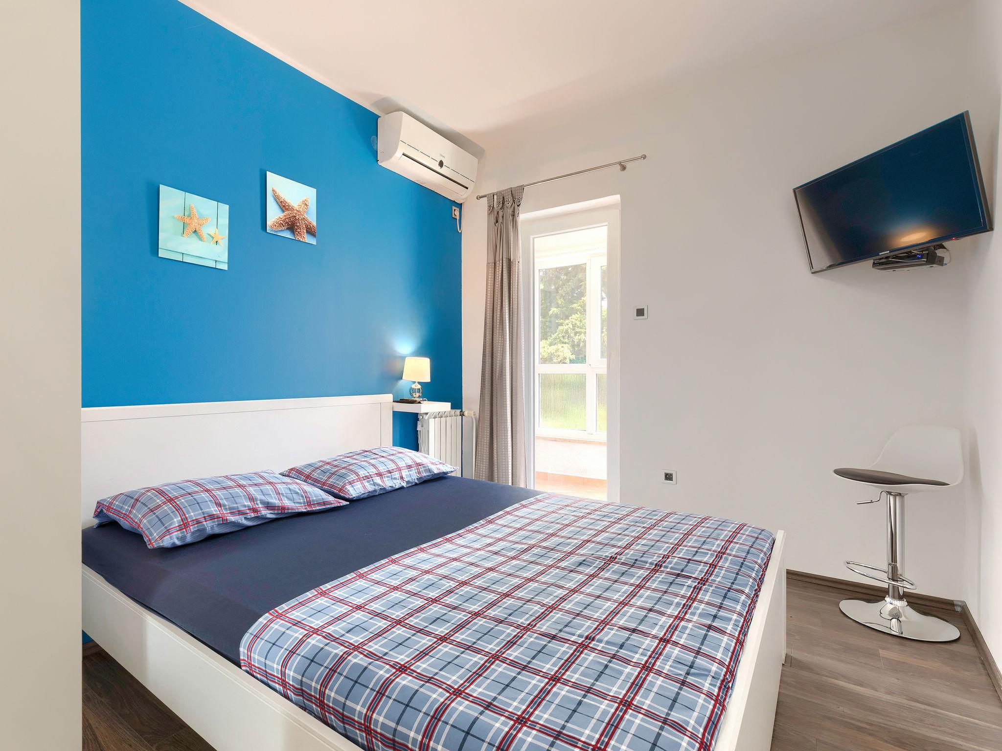 Foto 33 - Casa con 3 camere da letto a Ližnjan con piscina privata e vista mare