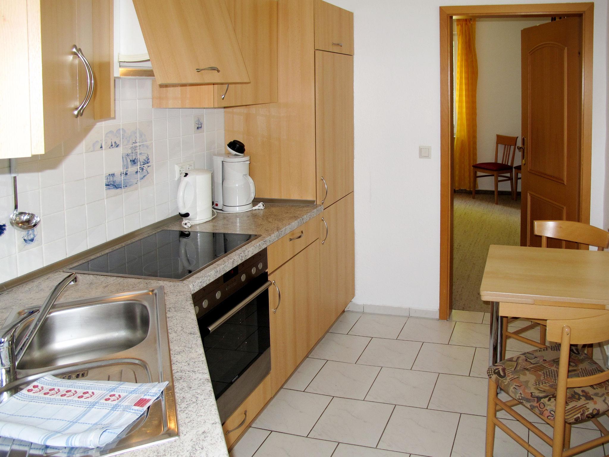 Foto 7 - Appartamento con 2 camere da letto a Sellin con giardino e vista mare