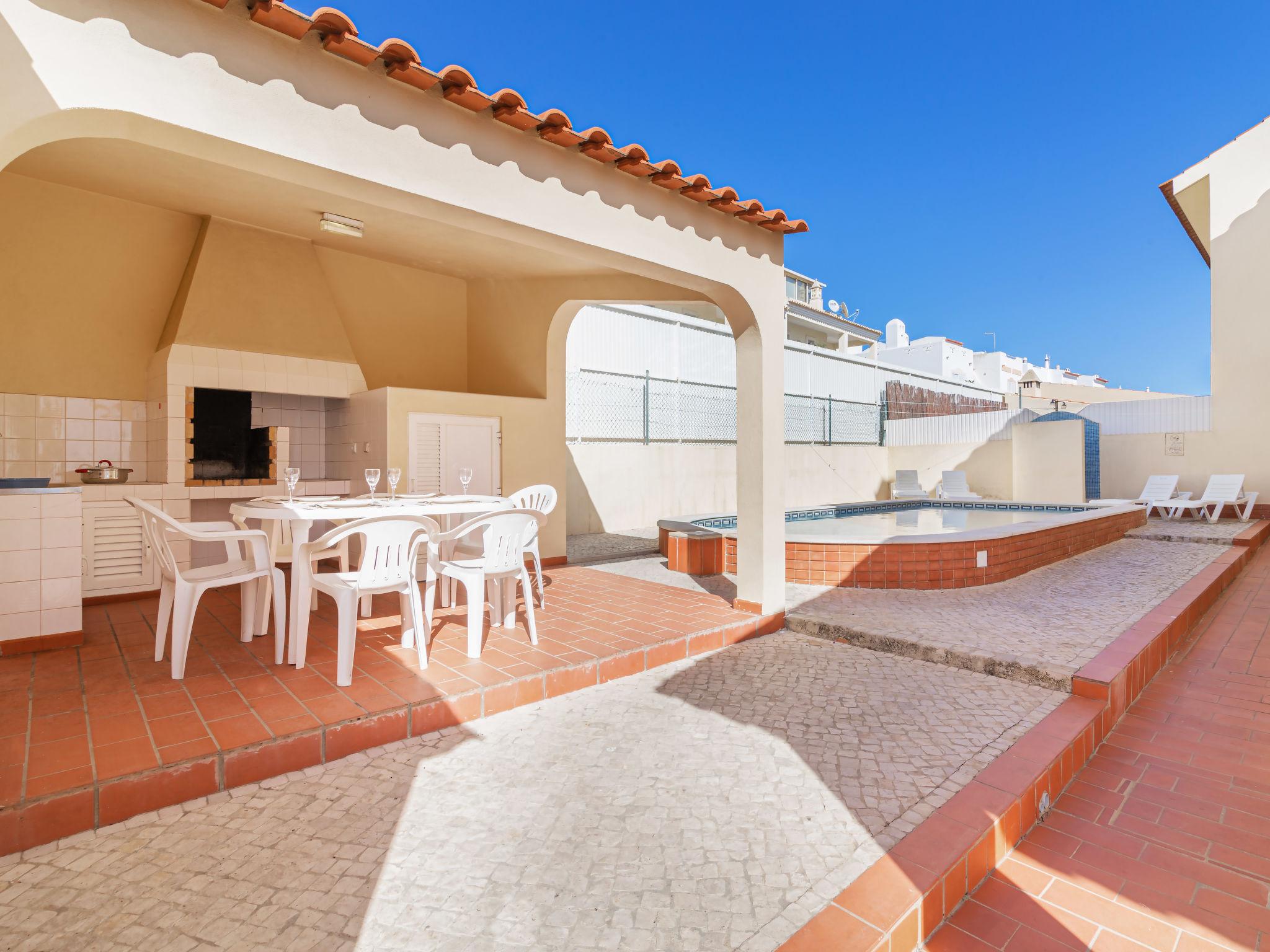 Photo 2 - 4 bedroom House in Albufeira with private pool