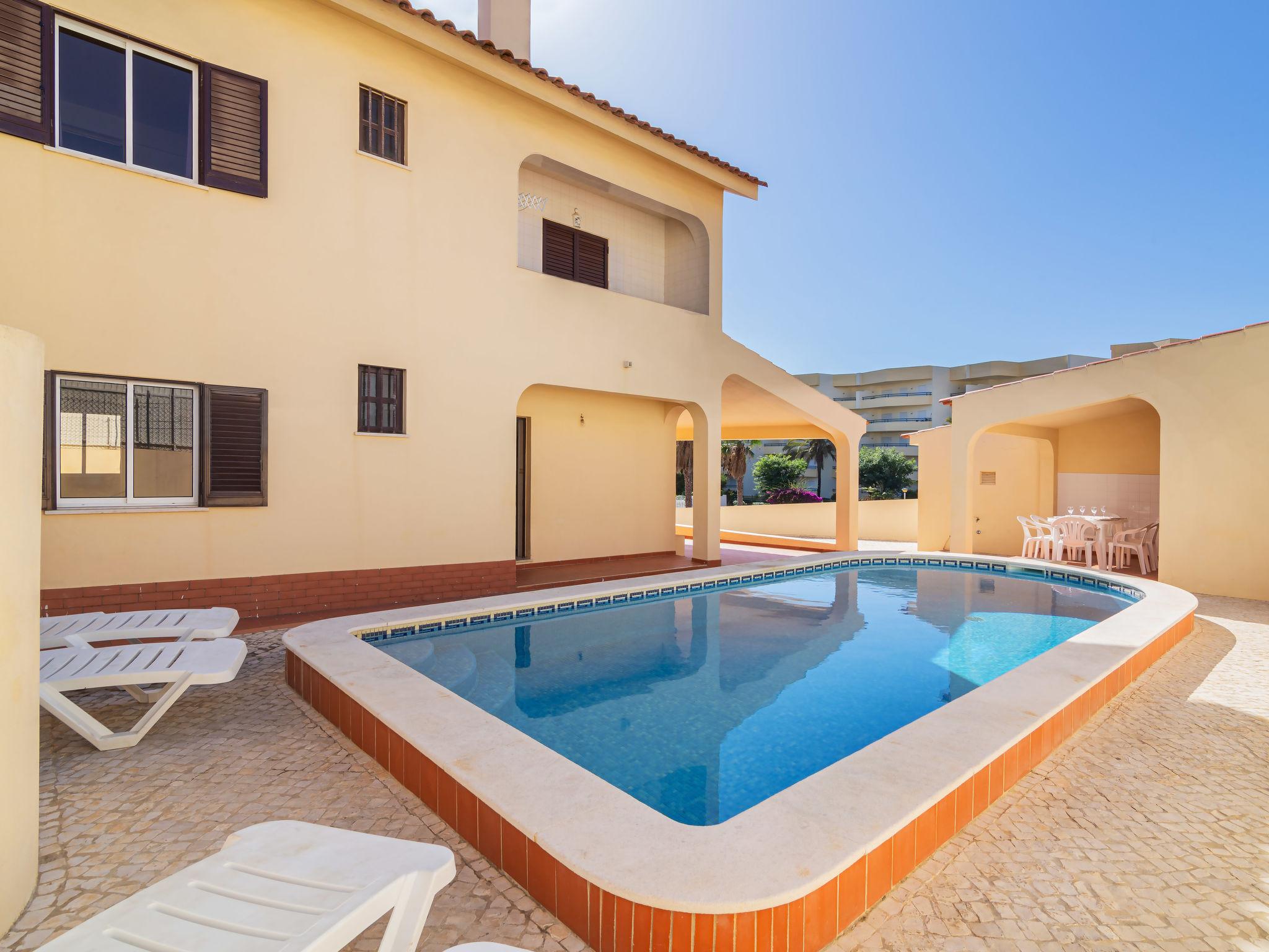 Foto 1 - Haus mit 4 Schlafzimmern in Albufeira mit privater pool