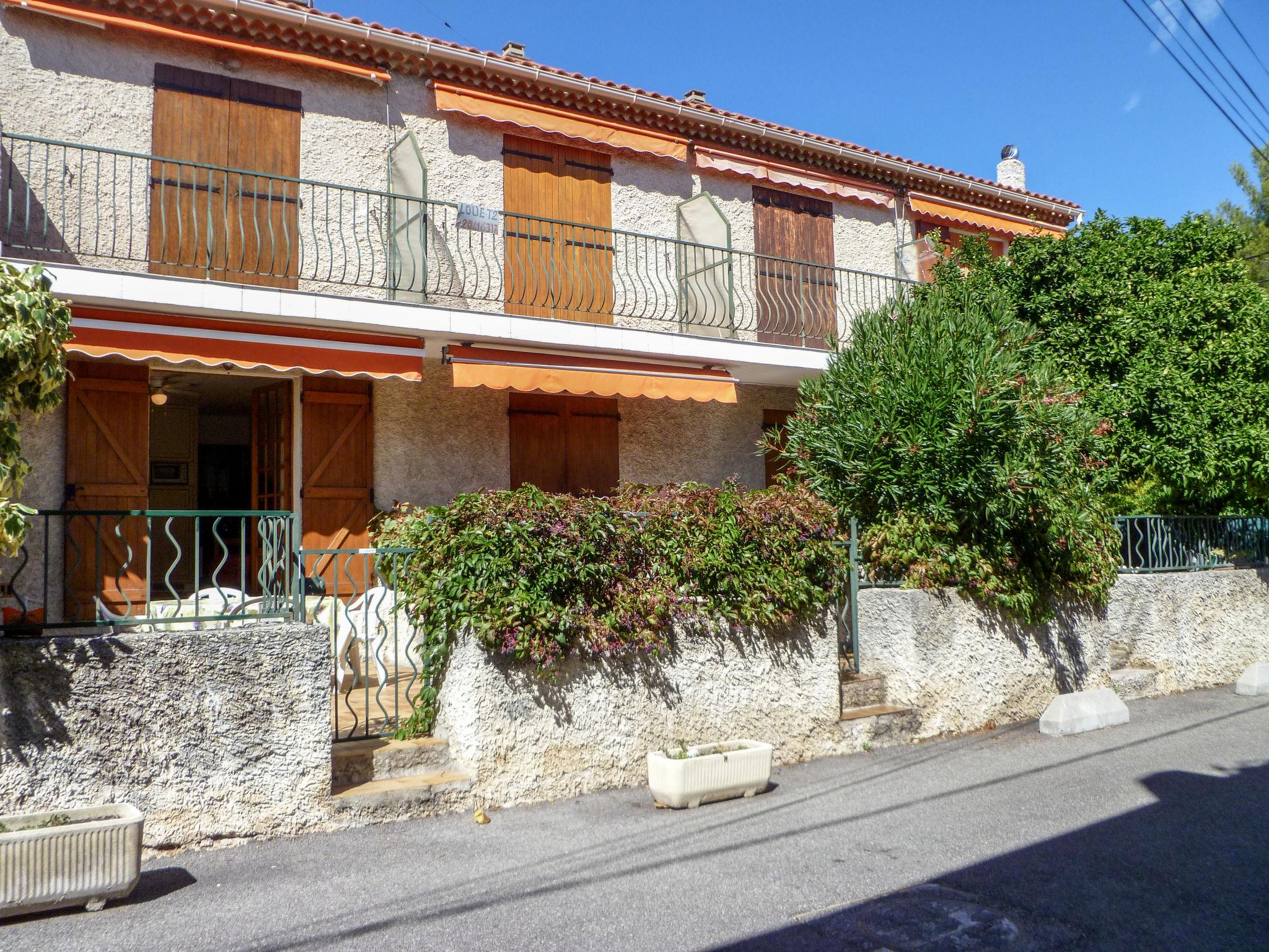 Foto 16 - Apartamento de 1 habitación en Saint-Cyr-sur-Mer con terraza y vistas al mar