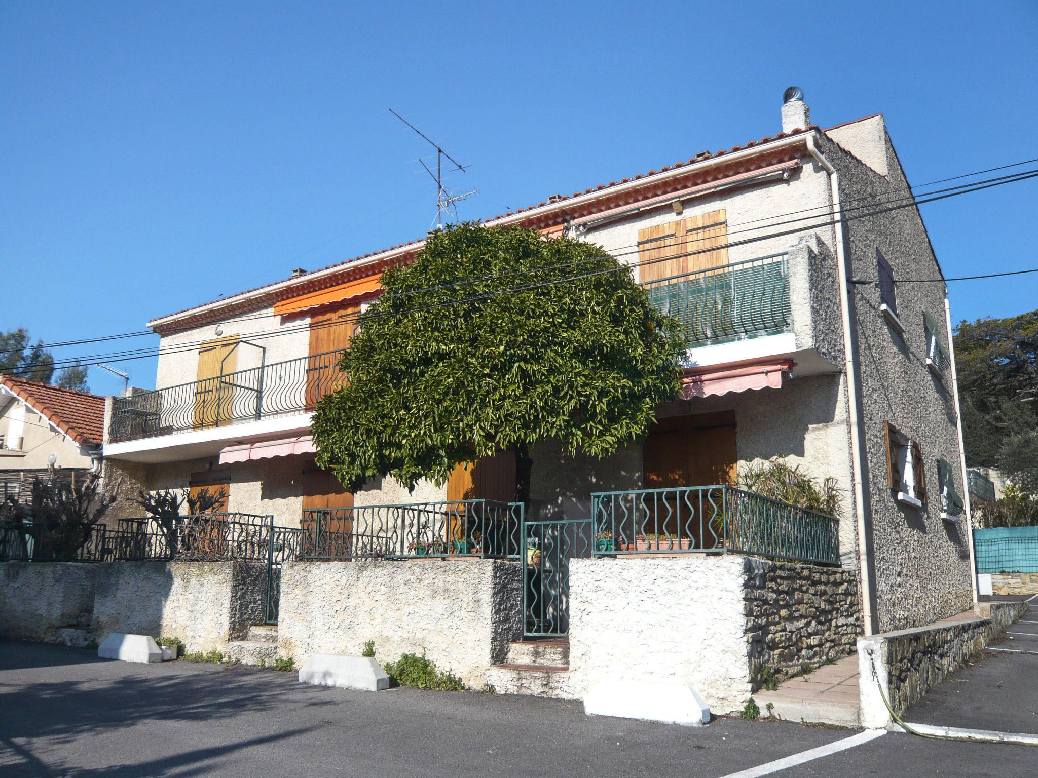 Foto 15 - Appartamento con 1 camera da letto a Saint-Cyr-sur-Mer con terrazza e vista mare