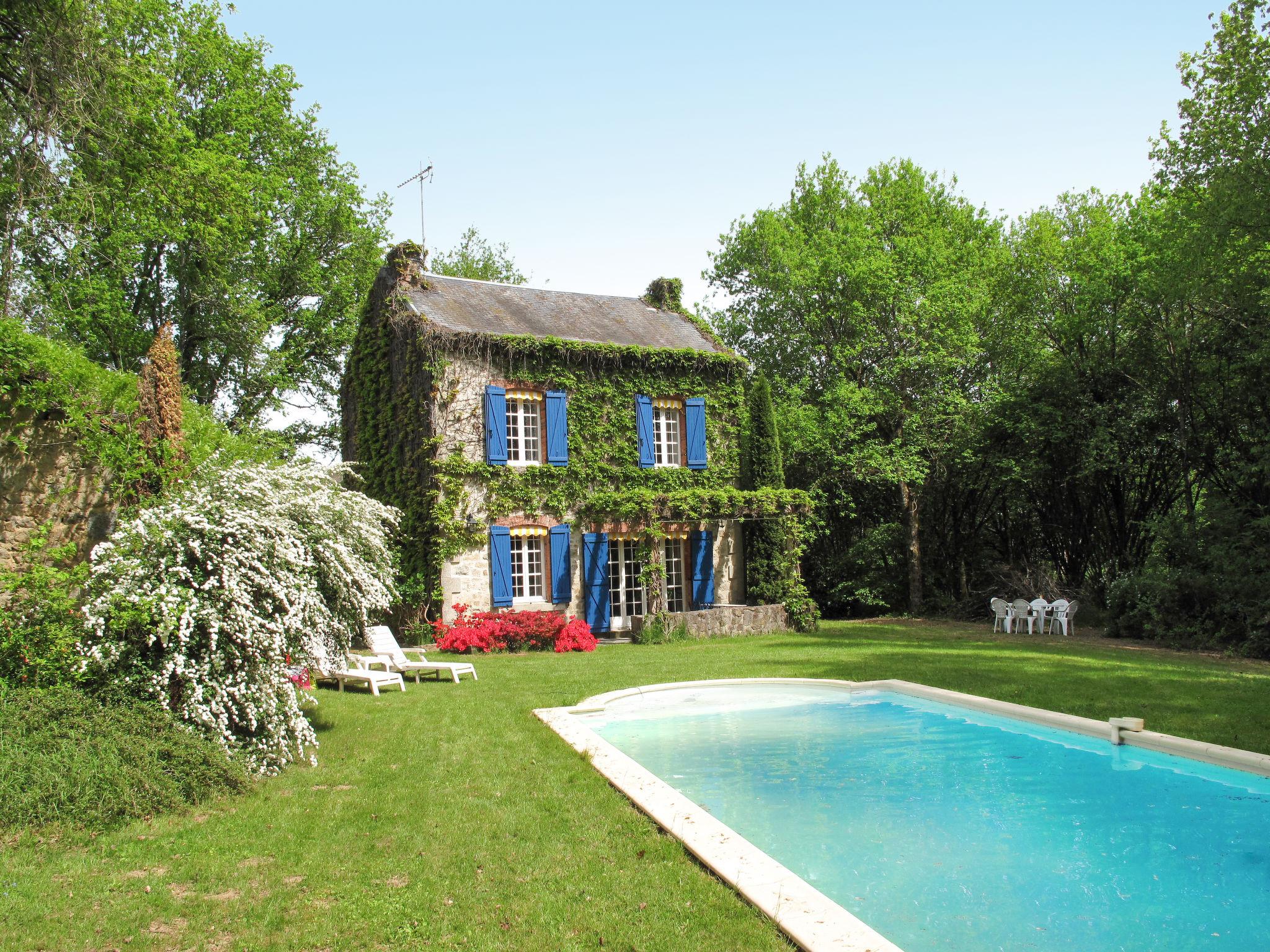 Foto 1 - Casa de 3 habitaciones en Lépinas con piscina privada y jardín
