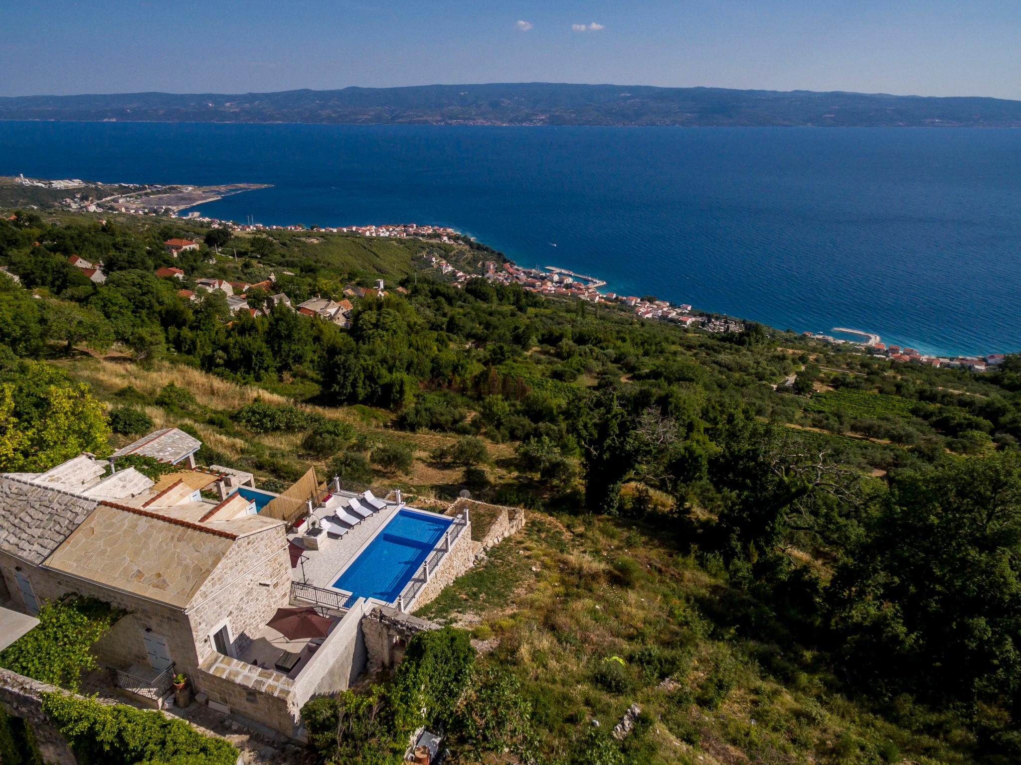 Photo 20 - Maison de 2 chambres à Dugi Rat avec piscine privée et vues à la mer