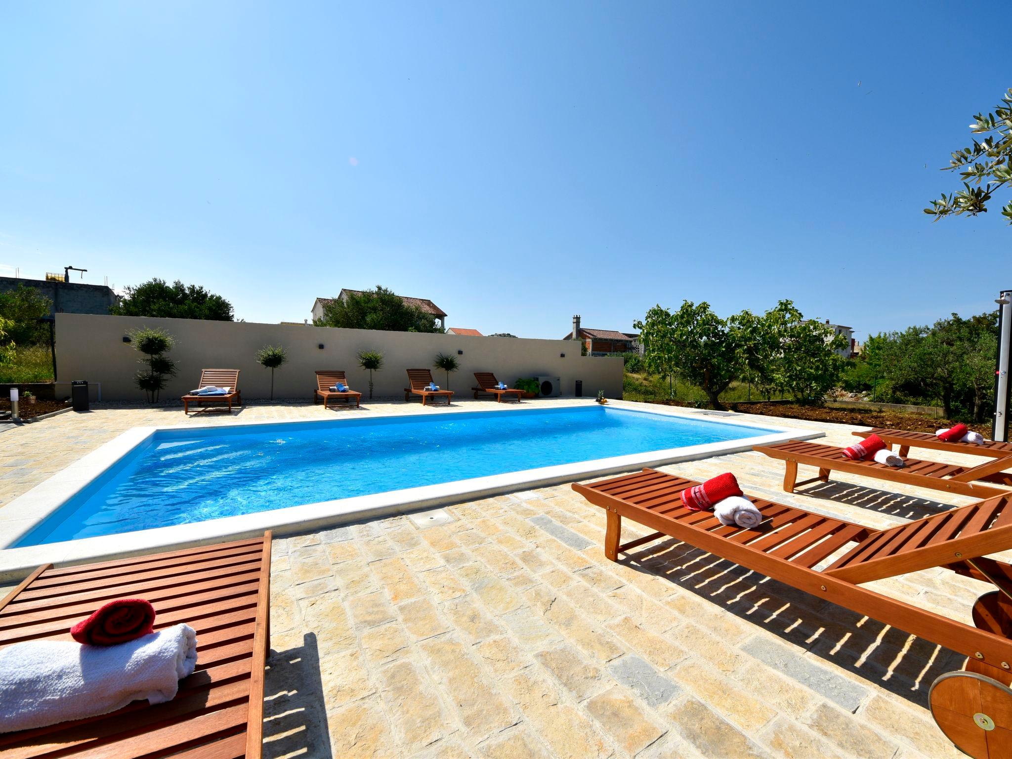 Foto 17 - Appartamento con 2 camere da letto a Pakoštane con piscina e vista mare