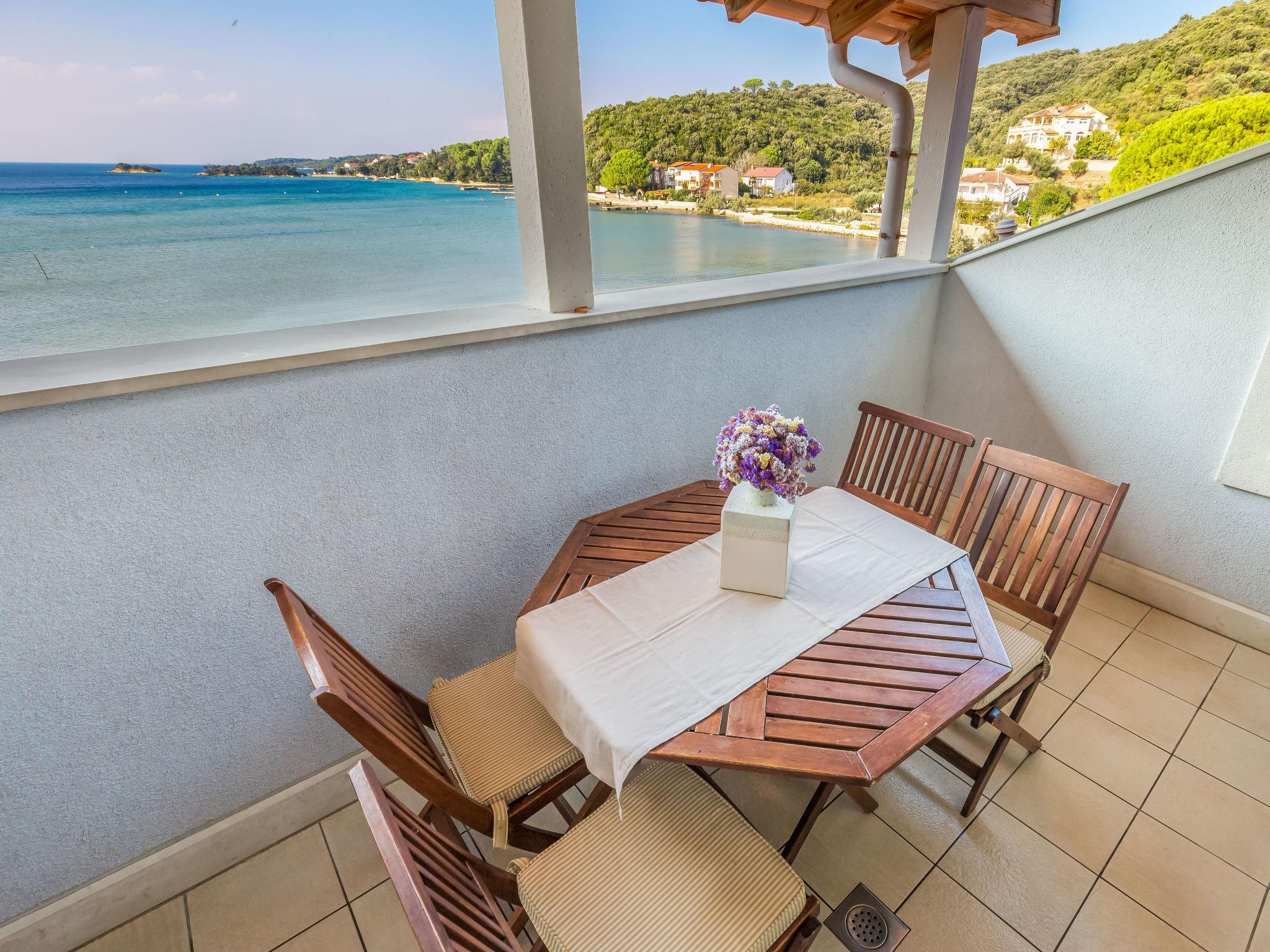 Foto 4 - Apartment mit 1 Schlafzimmer in Rab mit schwimmbad und blick aufs meer