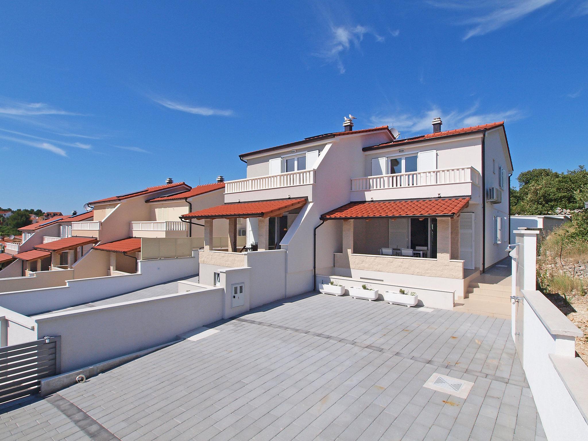 Foto 5 - Casa de 4 habitaciones en Rogoznica con terraza y vistas al mar