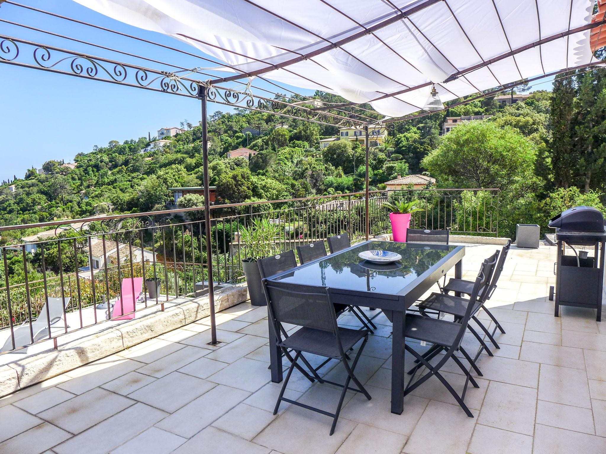 Photo 17 - 3 bedroom House in Roquebrune-sur-Argens with private pool and sea view