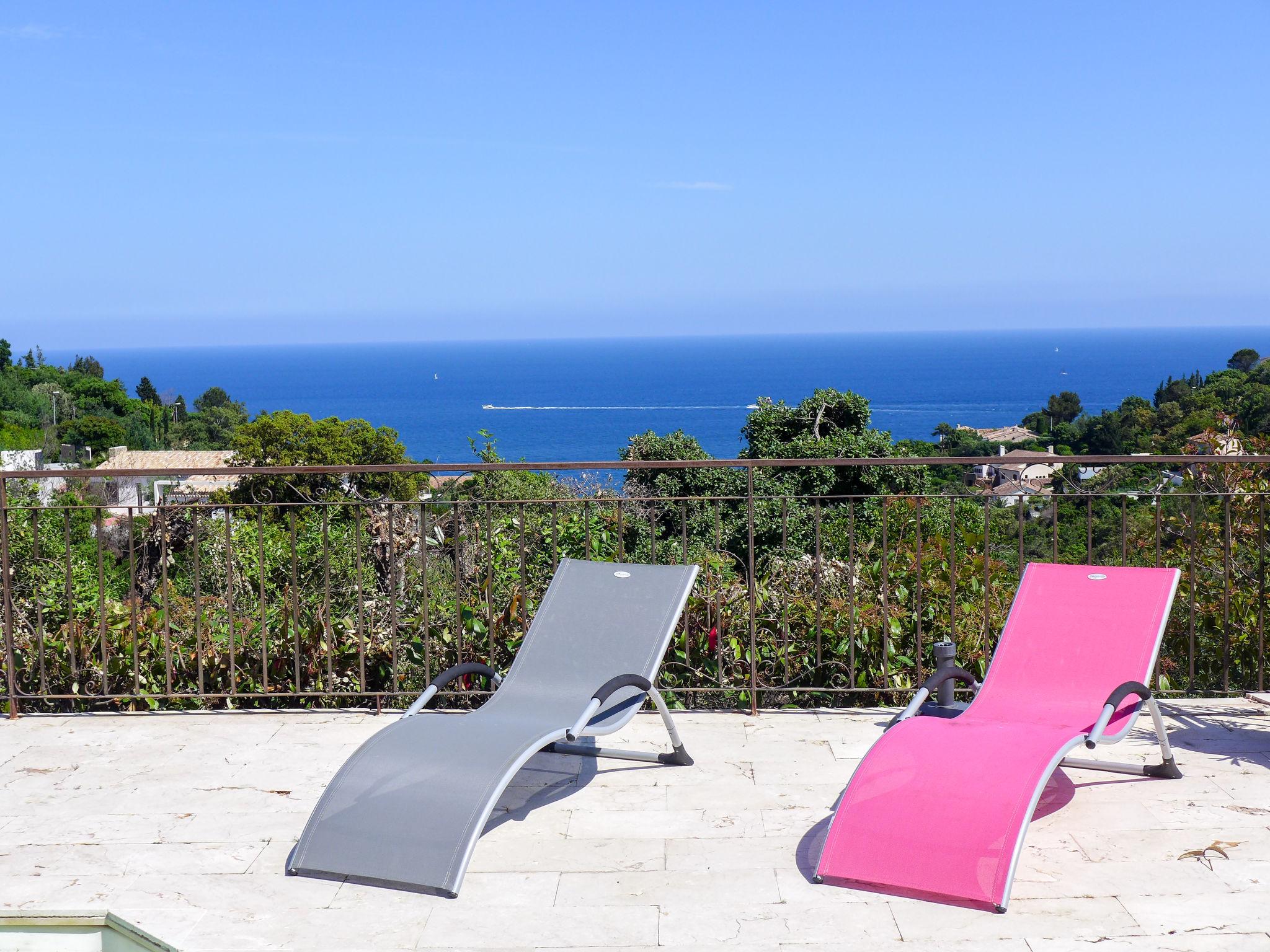 Photo 22 - Maison de 3 chambres à Roquebrune-sur-Argens avec piscine privée et vues à la mer