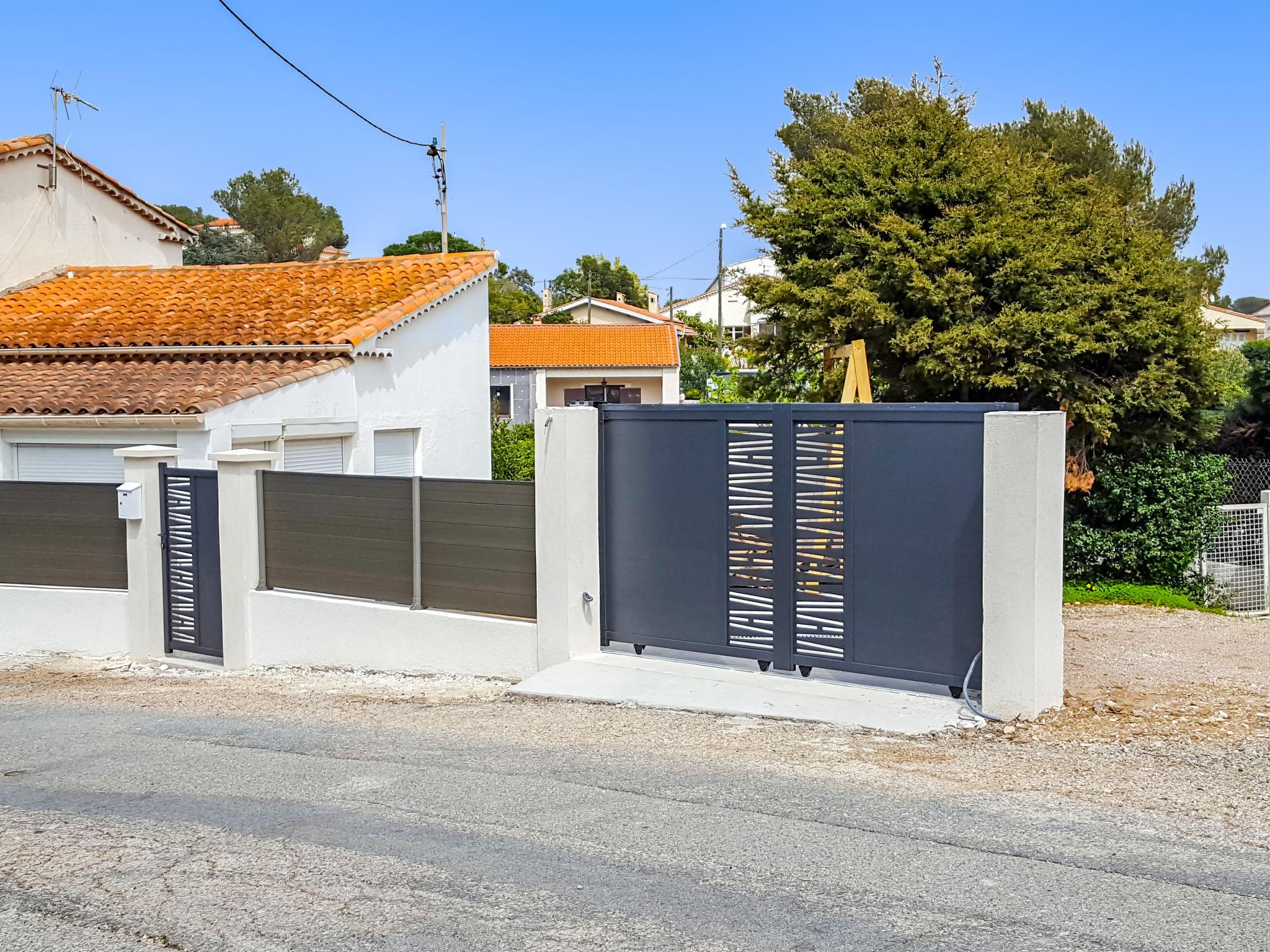 Foto 16 - Haus mit 1 Schlafzimmer in Fréjus mit garten und terrasse