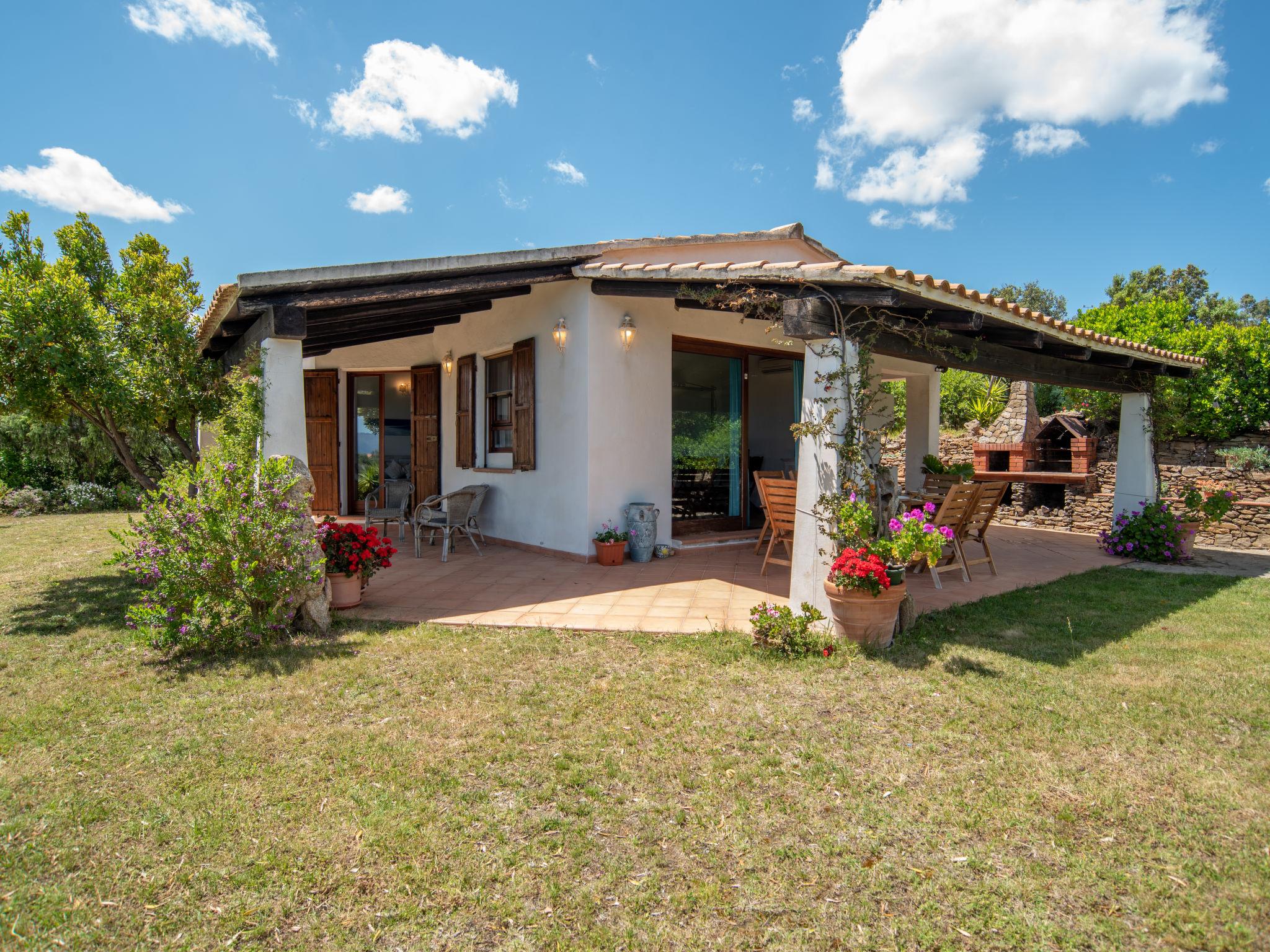 Foto 2 - Casa de 3 quartos em Golfo Aranci com piscina privada e jardim