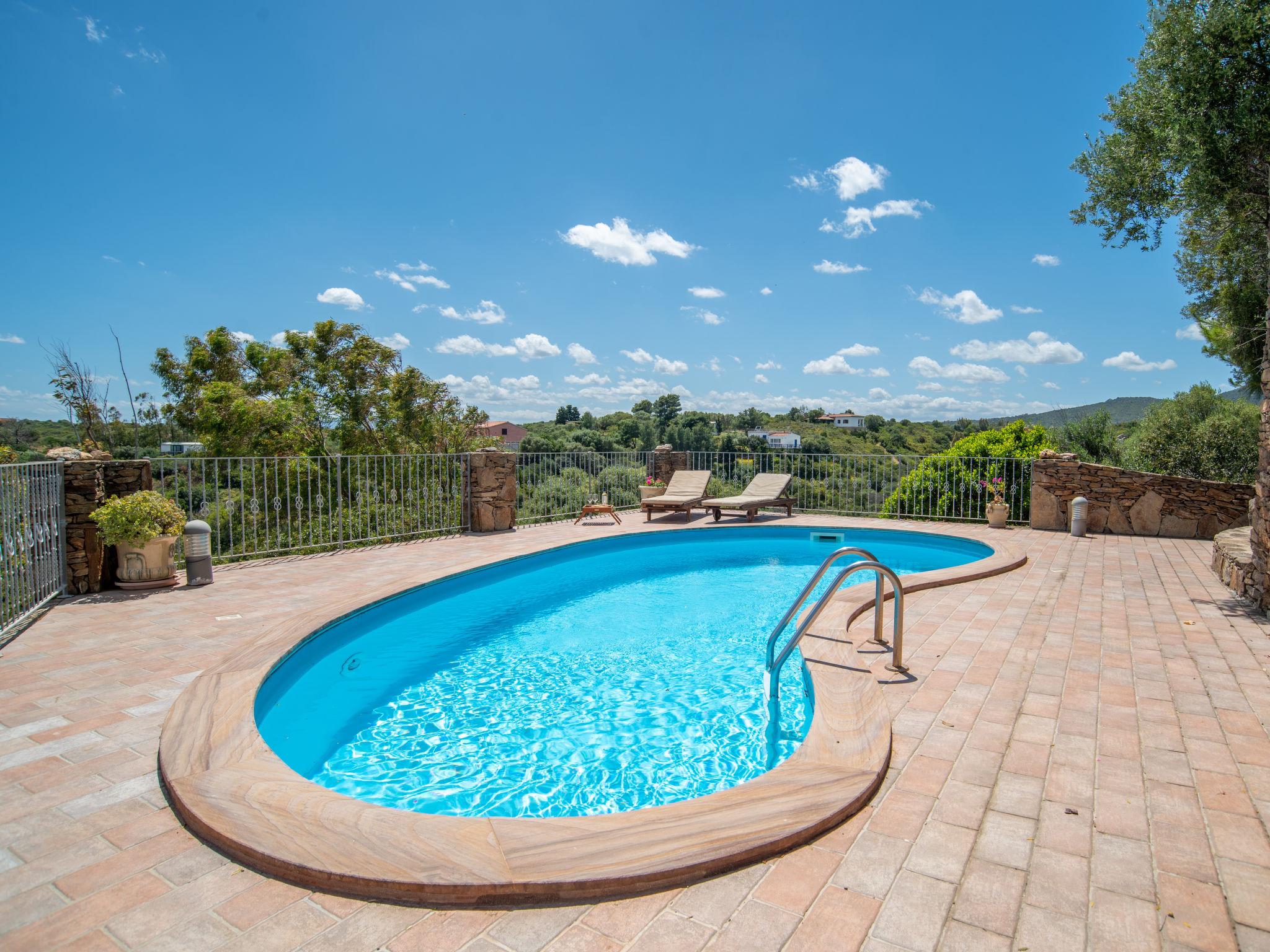 Foto 23 - Casa de 3 quartos em Golfo Aranci com piscina privada e jardim