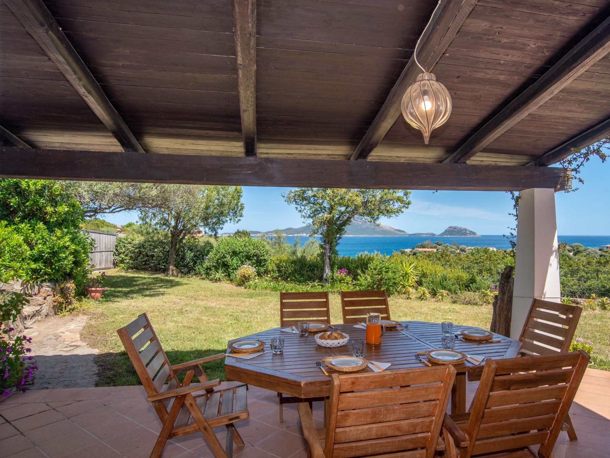 Photo 4 - Maison de 3 chambres à Golfo Aranci avec piscine privée et vues à la mer