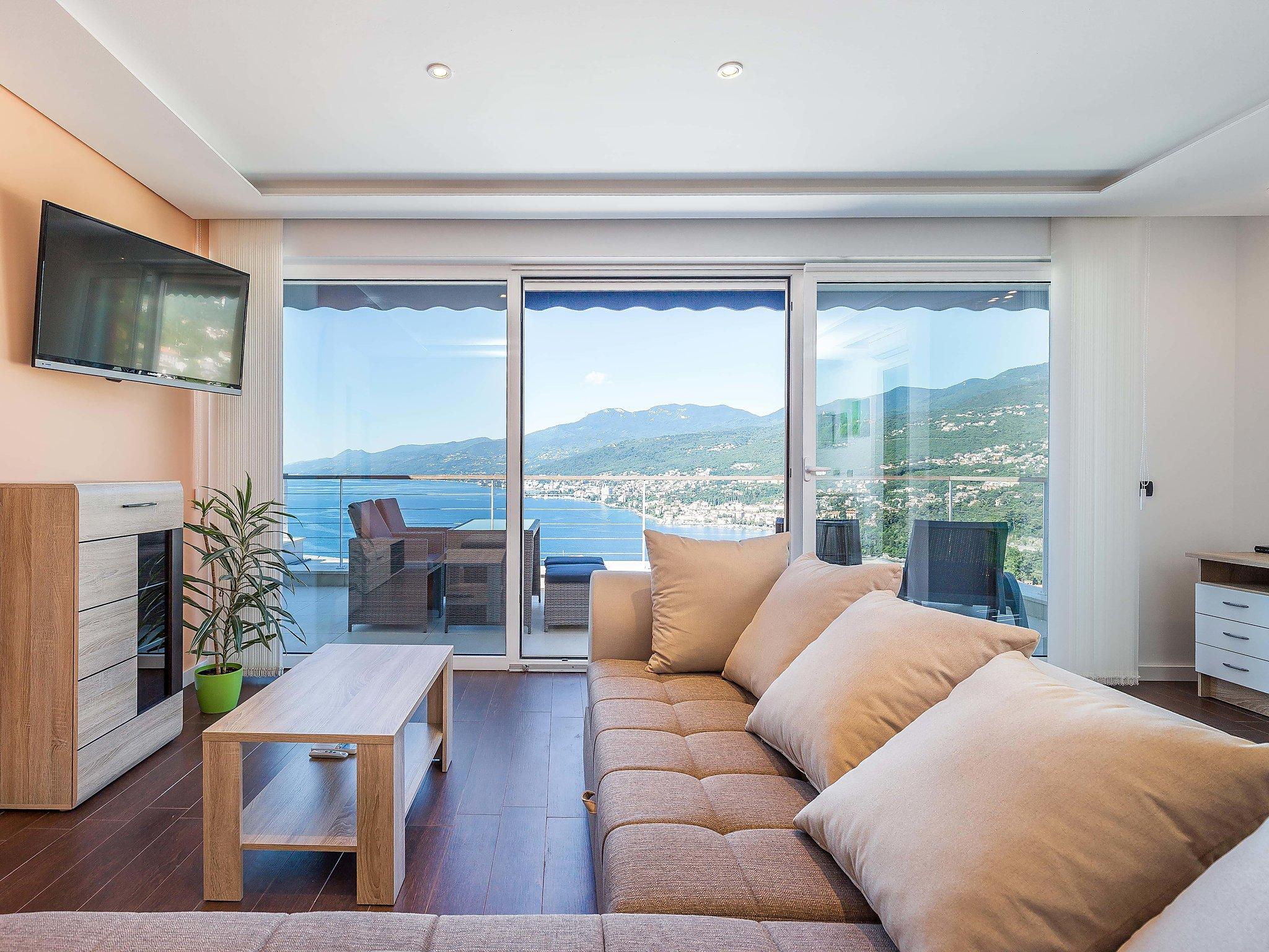 Photo 12 - Maison de 4 chambres à Rijeka avec piscine privée et terrasse