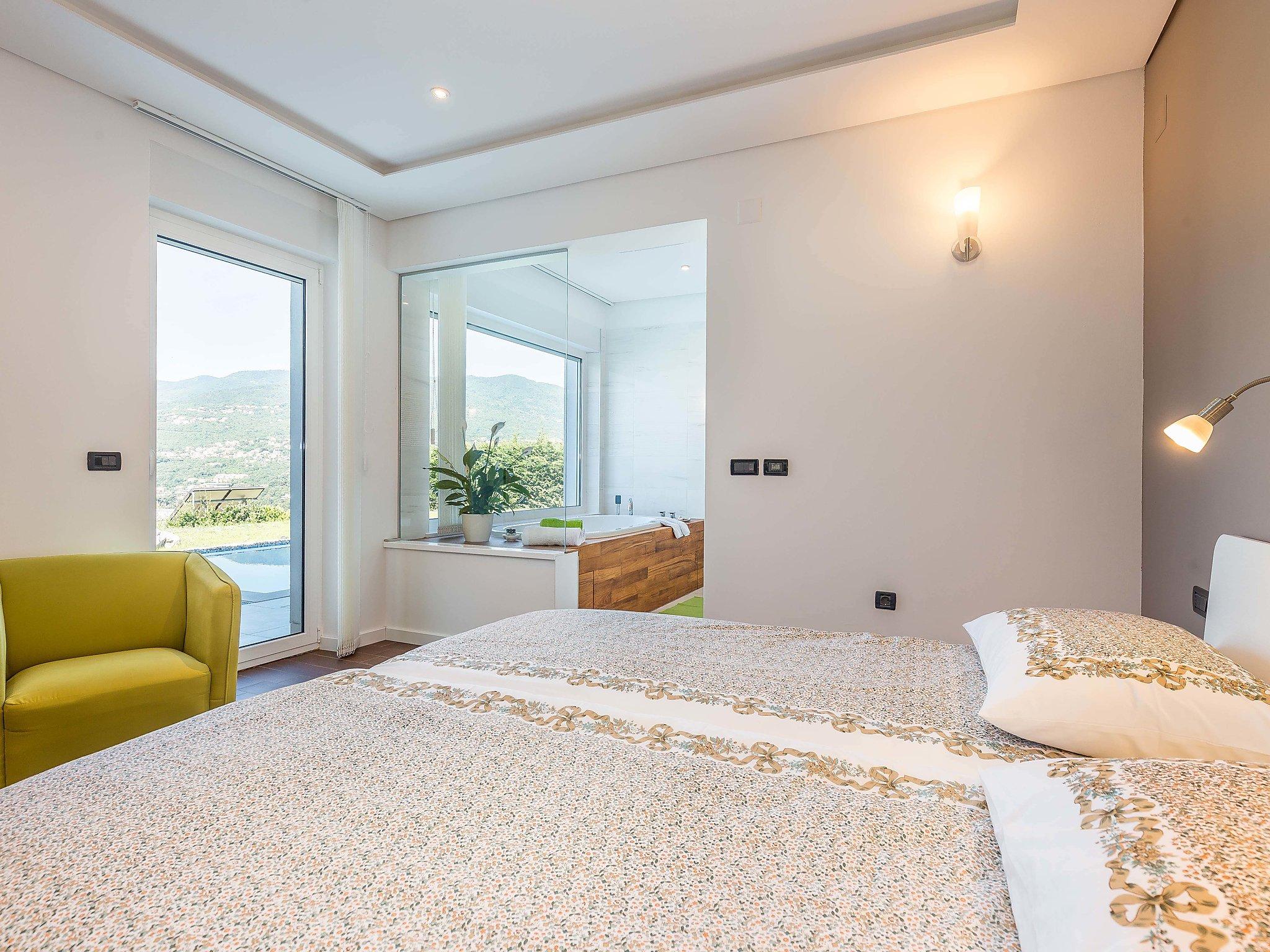 Foto 23 - Casa de 4 habitaciones en Rijeka con piscina privada y terraza
