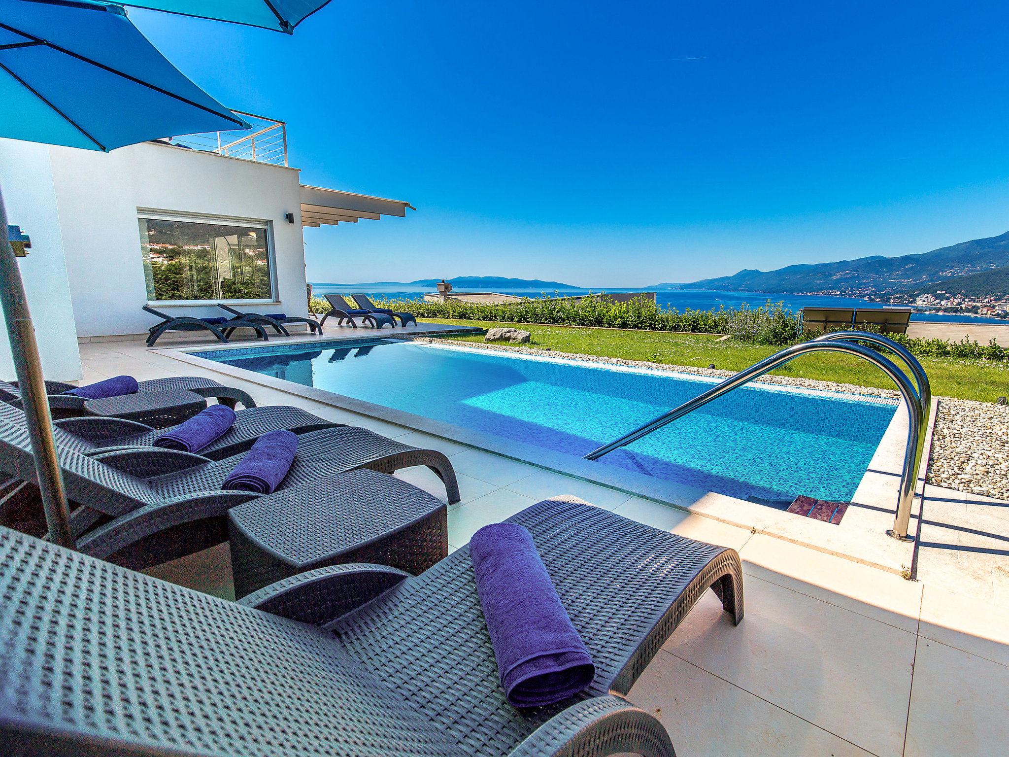 Foto 6 - Casa de 4 quartos em Rijeka com piscina privada e terraço