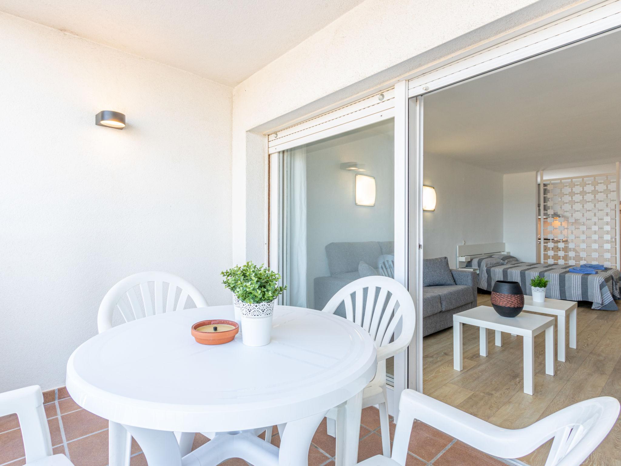 Photo 19 - Appartement en Castelló d'Empúries avec jardin et vues à la mer